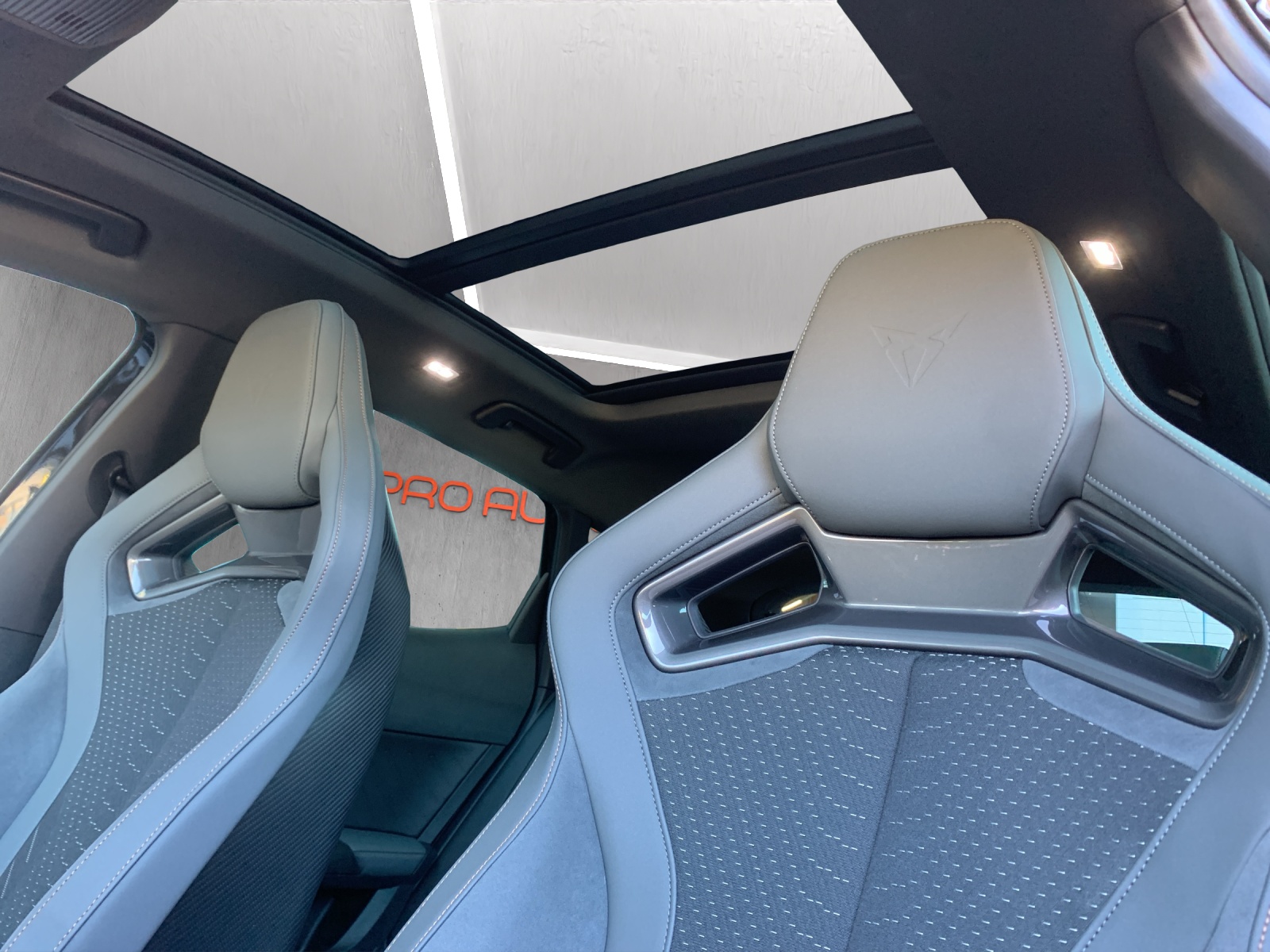 CUPRA Formentor 2.5TSI VZ5 Prime Edition 4Drive BLACK PACK DSG AKRAPOVIC Edition-image-12