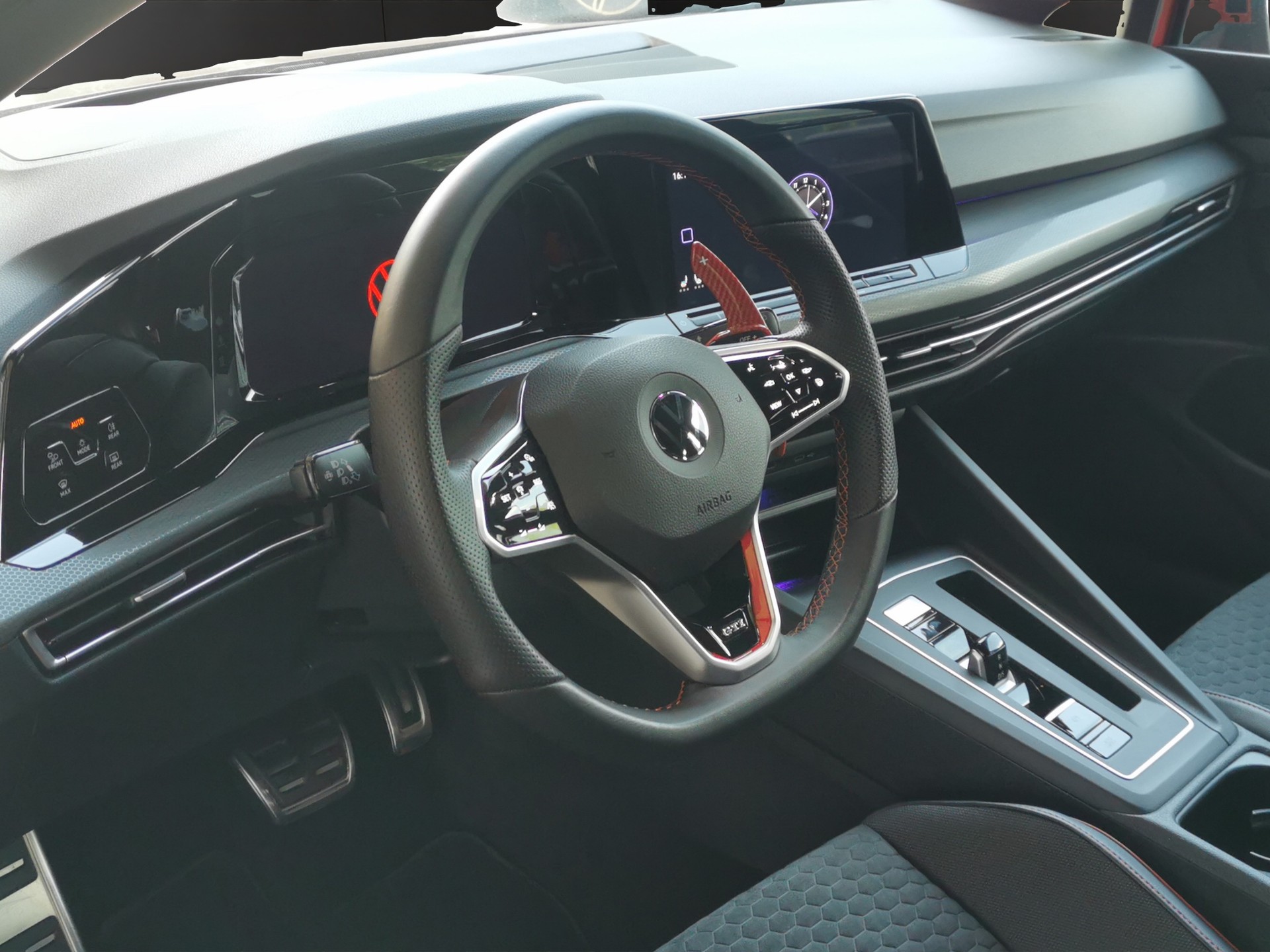 VW Golf 2.0 TSI GTI Clubsport DSG-image-9