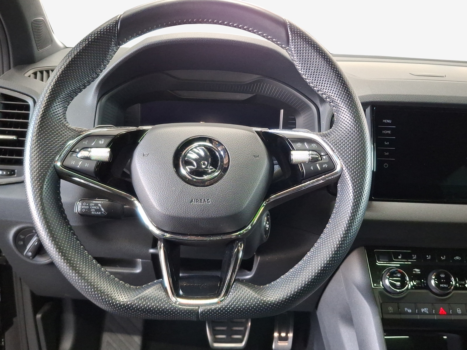 SKODA Karoq 2.0 TSI SportLine 4x4 DSG-image-9