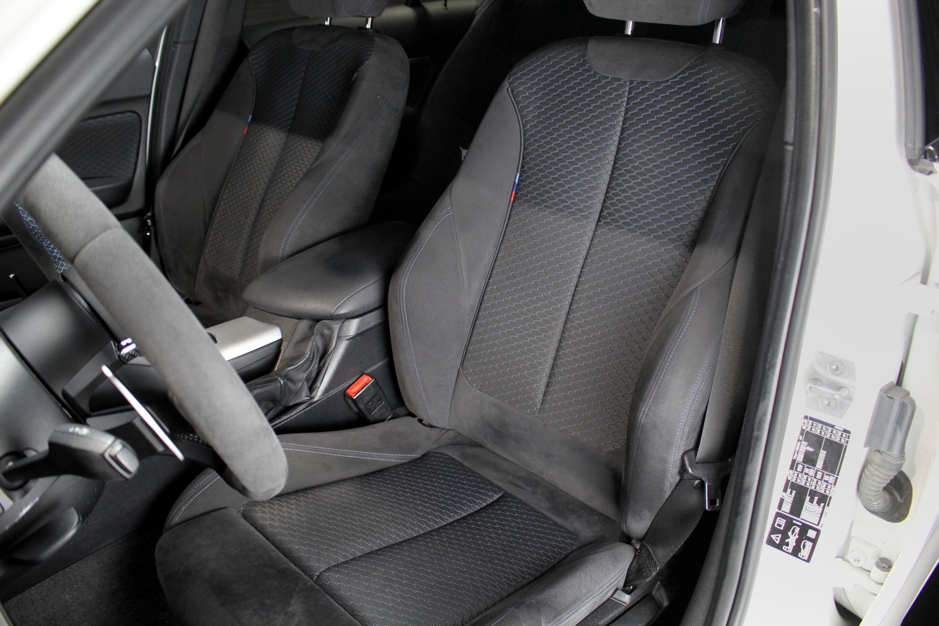BMW 120d xDrive M Sport Steptronic-image-3