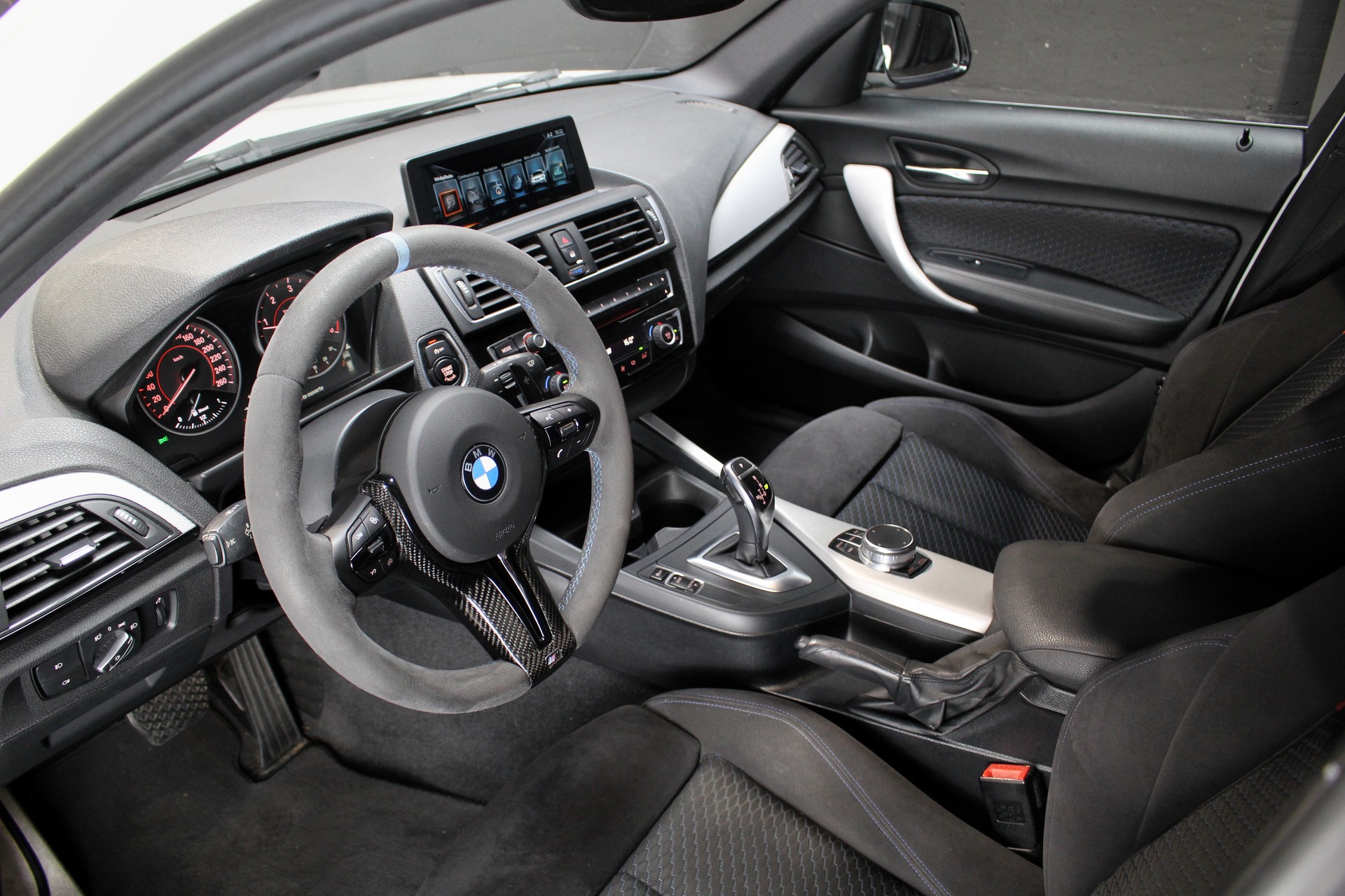 BMW 120d xDrive M Sport Steptronic-image-1