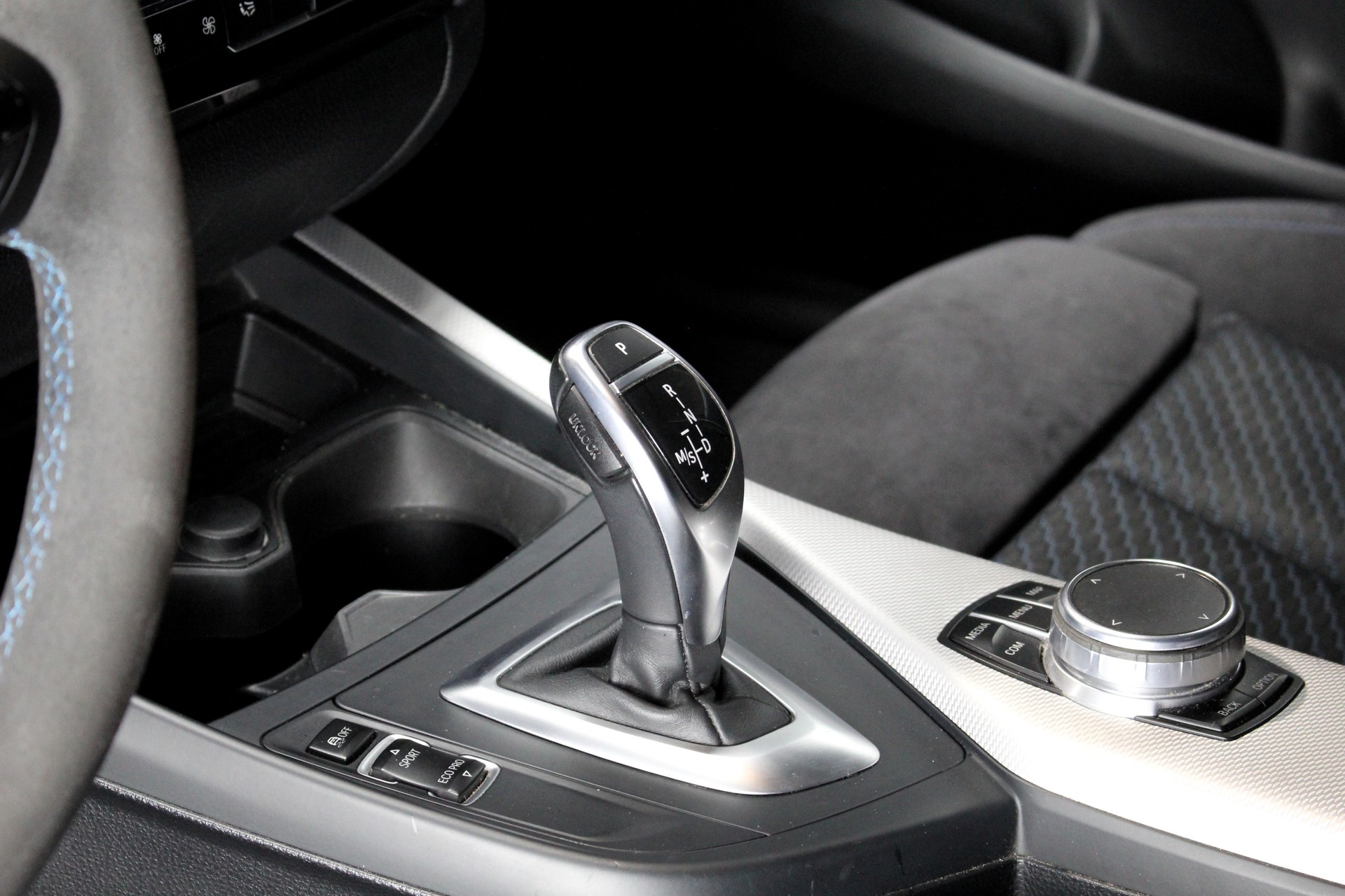BMW 120d xDrive M Sport Steptronic-image-10