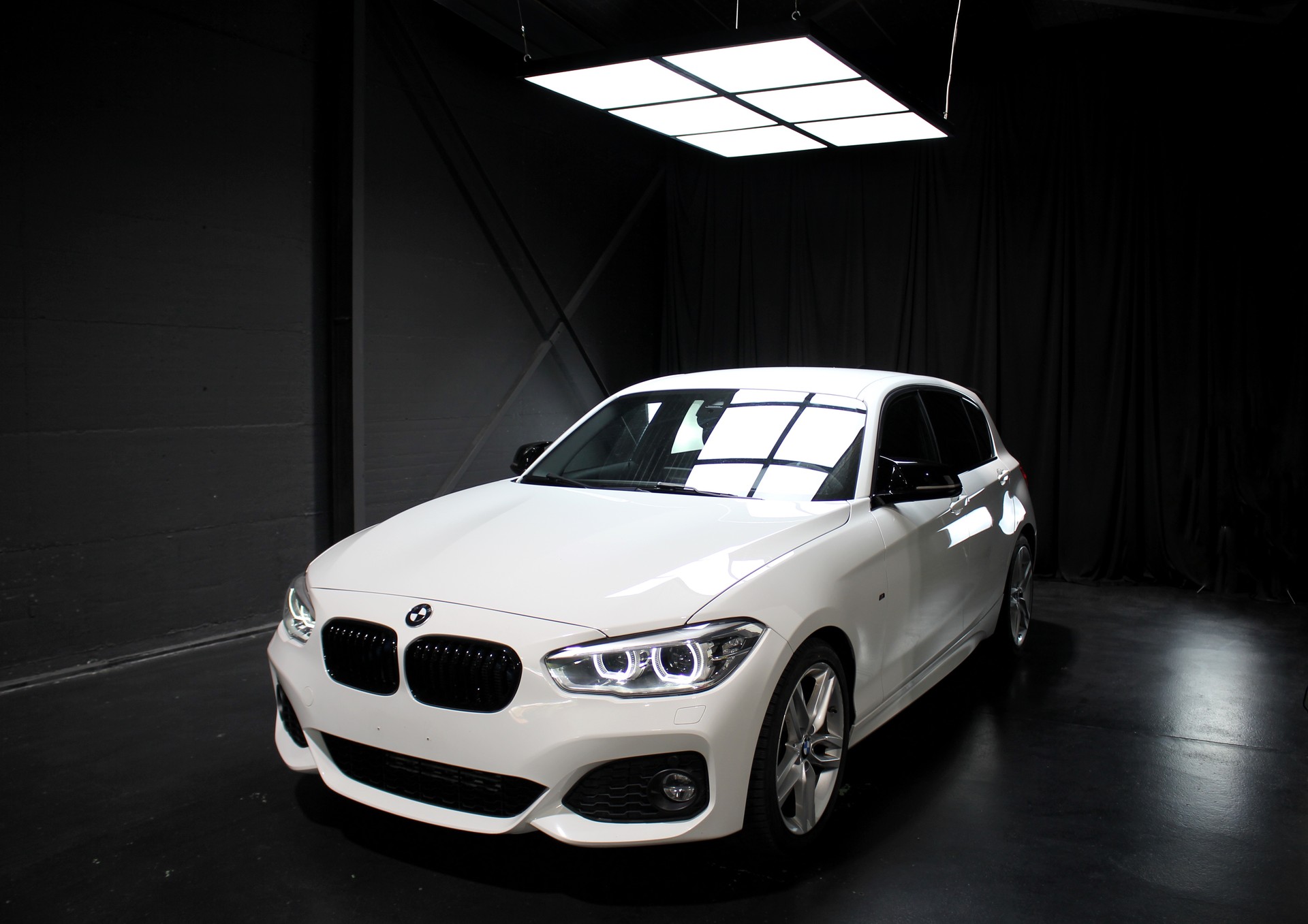 BMW 120d xDrive M Sport Steptronic-image-0