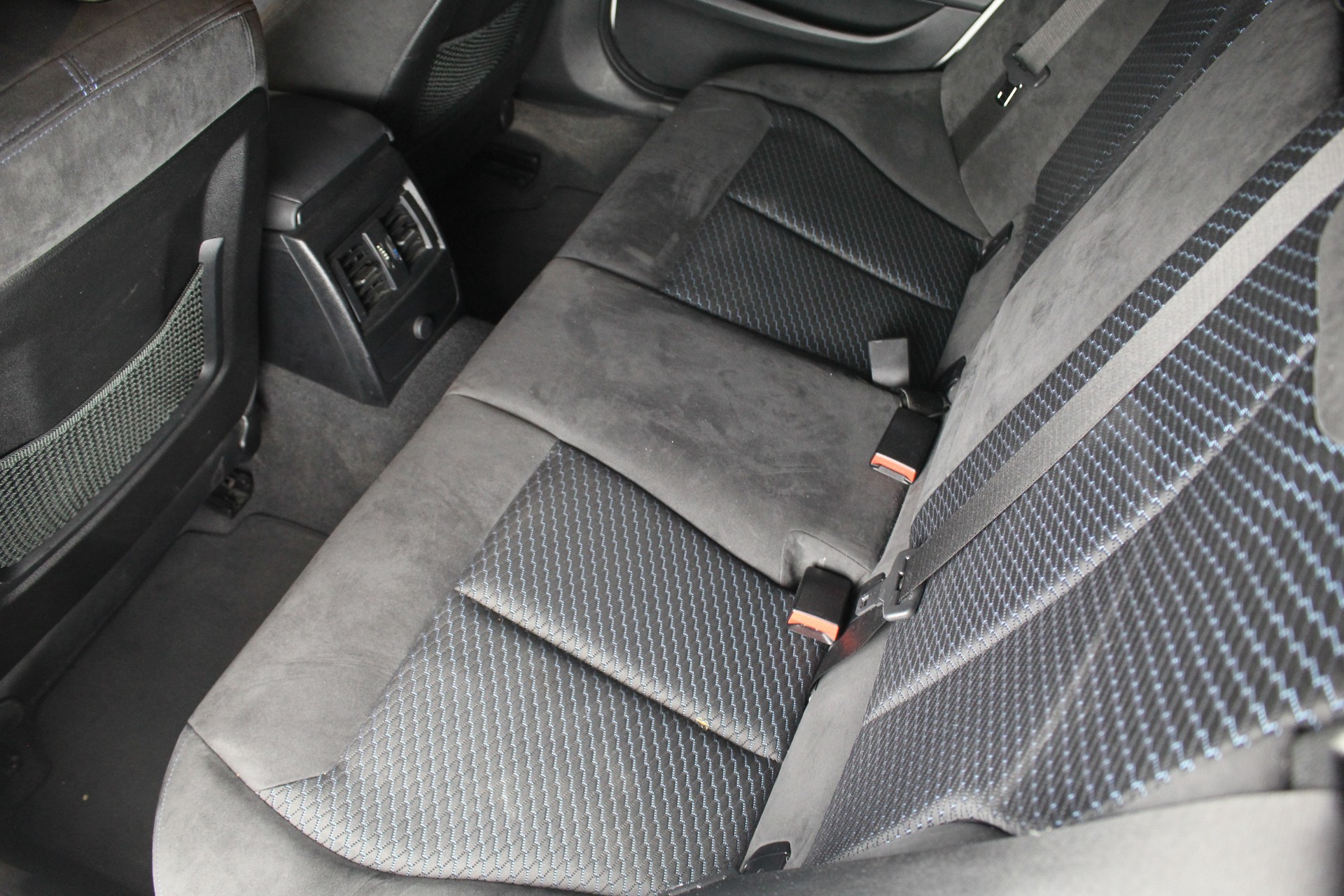 BMW 120d xDrive M Sport Steptronic-image-9