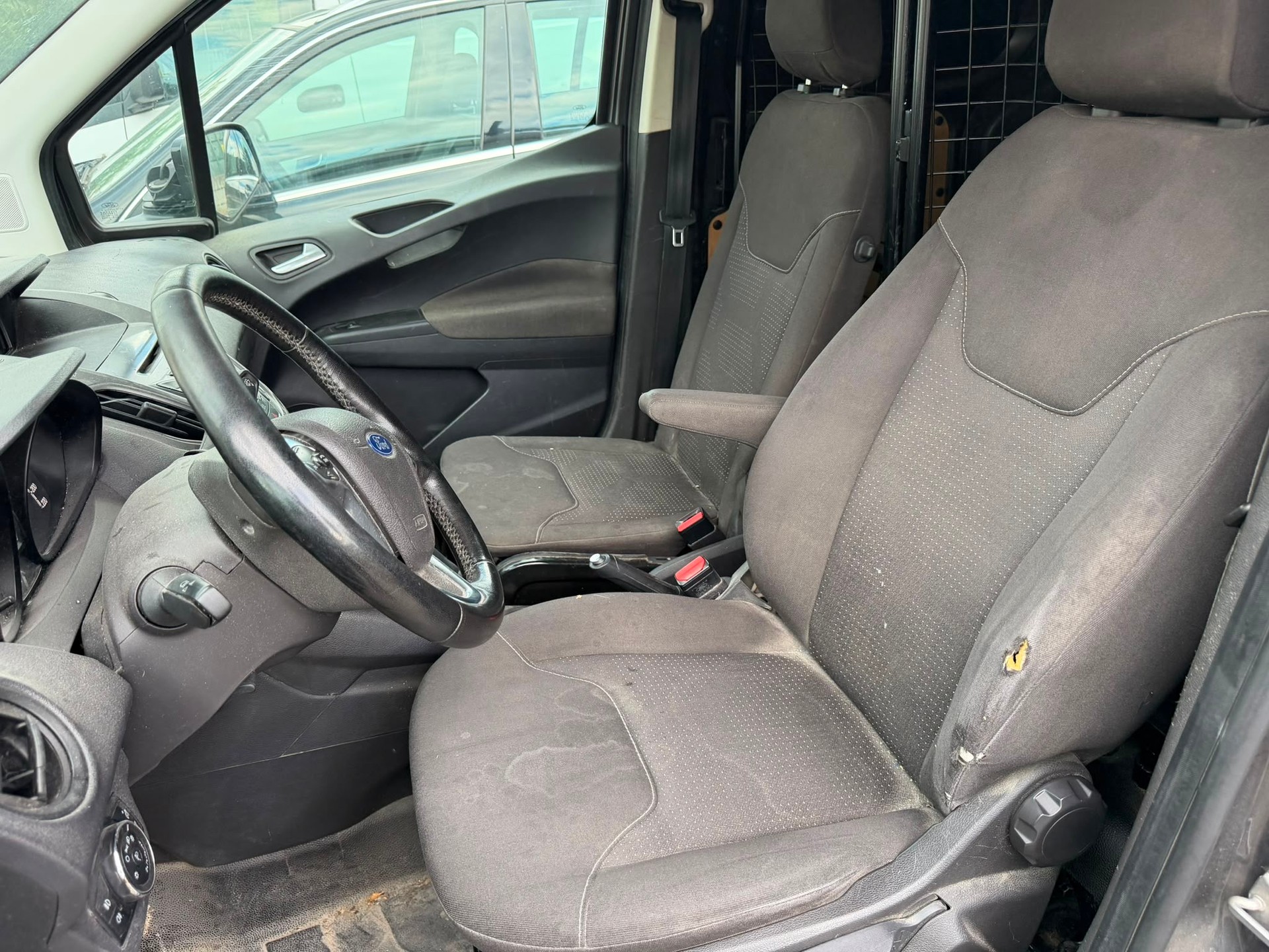 FORD Transit Courier Van 1.0 EcoBoost Ambiente-image-11