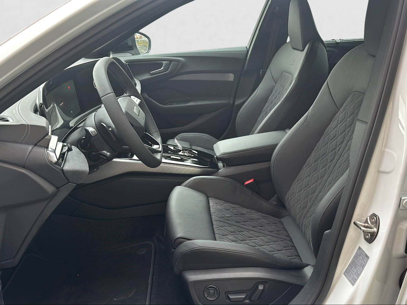 AUDI A5 Avant TFSI quattro 150 kW S tronic-image-4
