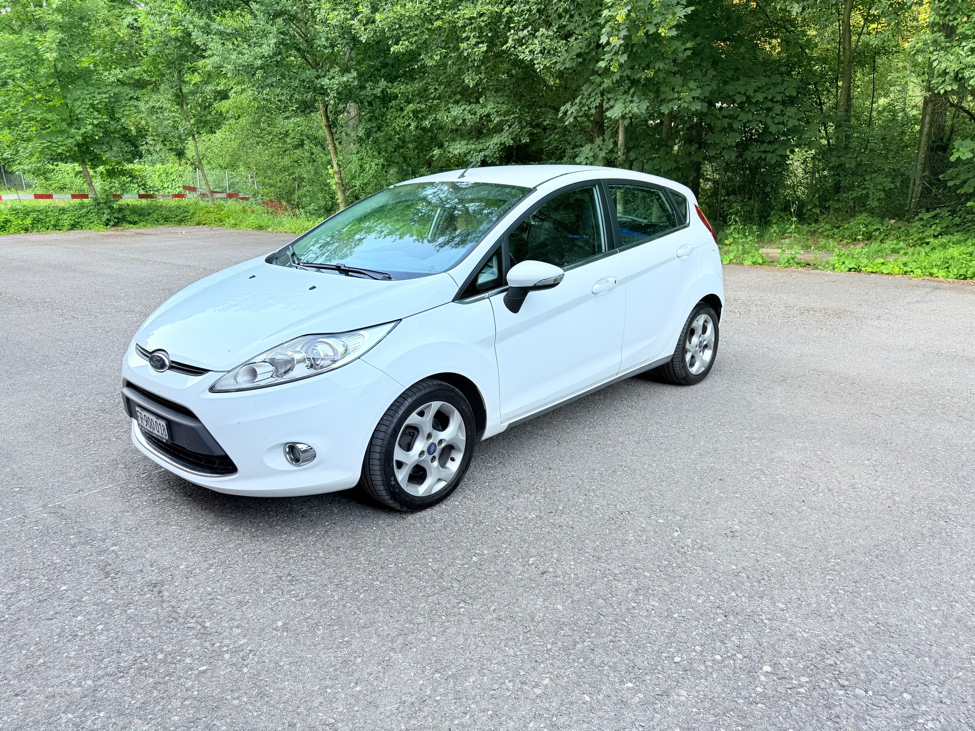 FORD Fiesta 1.4 16V Colourline-image-1