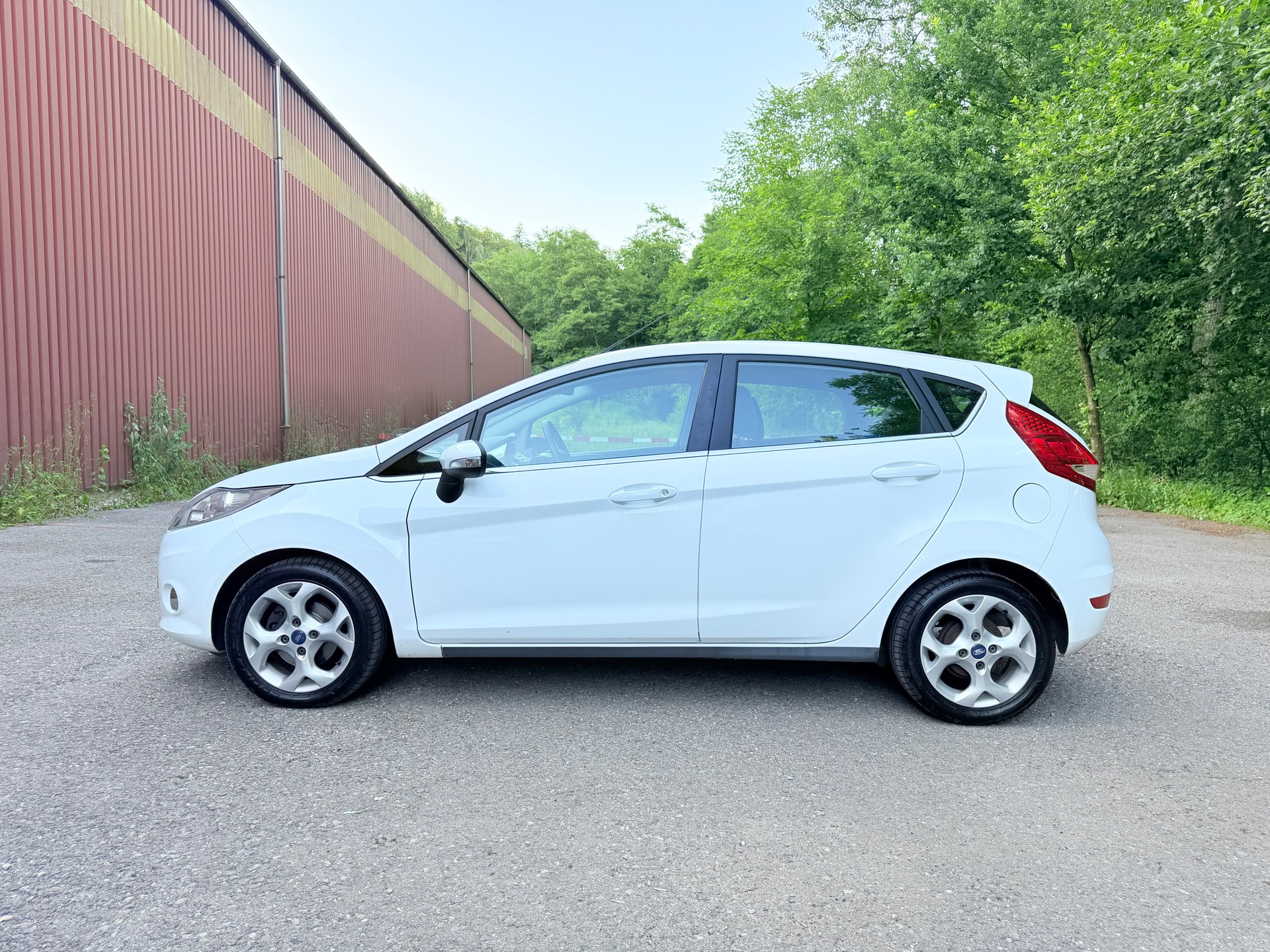 FORD Fiesta 1.4 16V Colourline-image-2