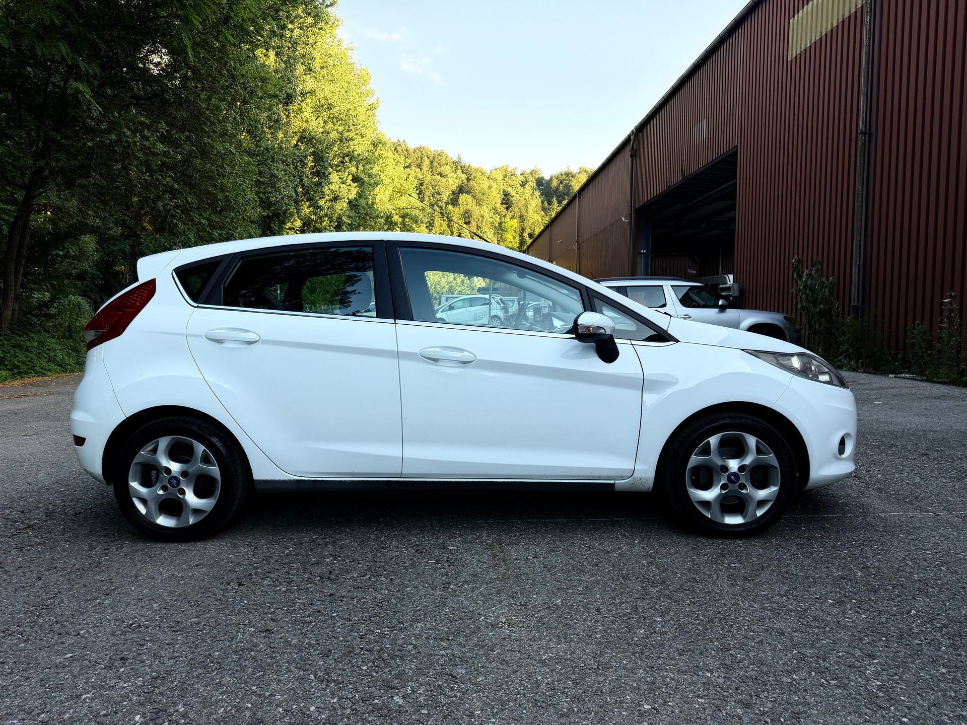 FORD Fiesta 1.4 16V Colourline-image-7
