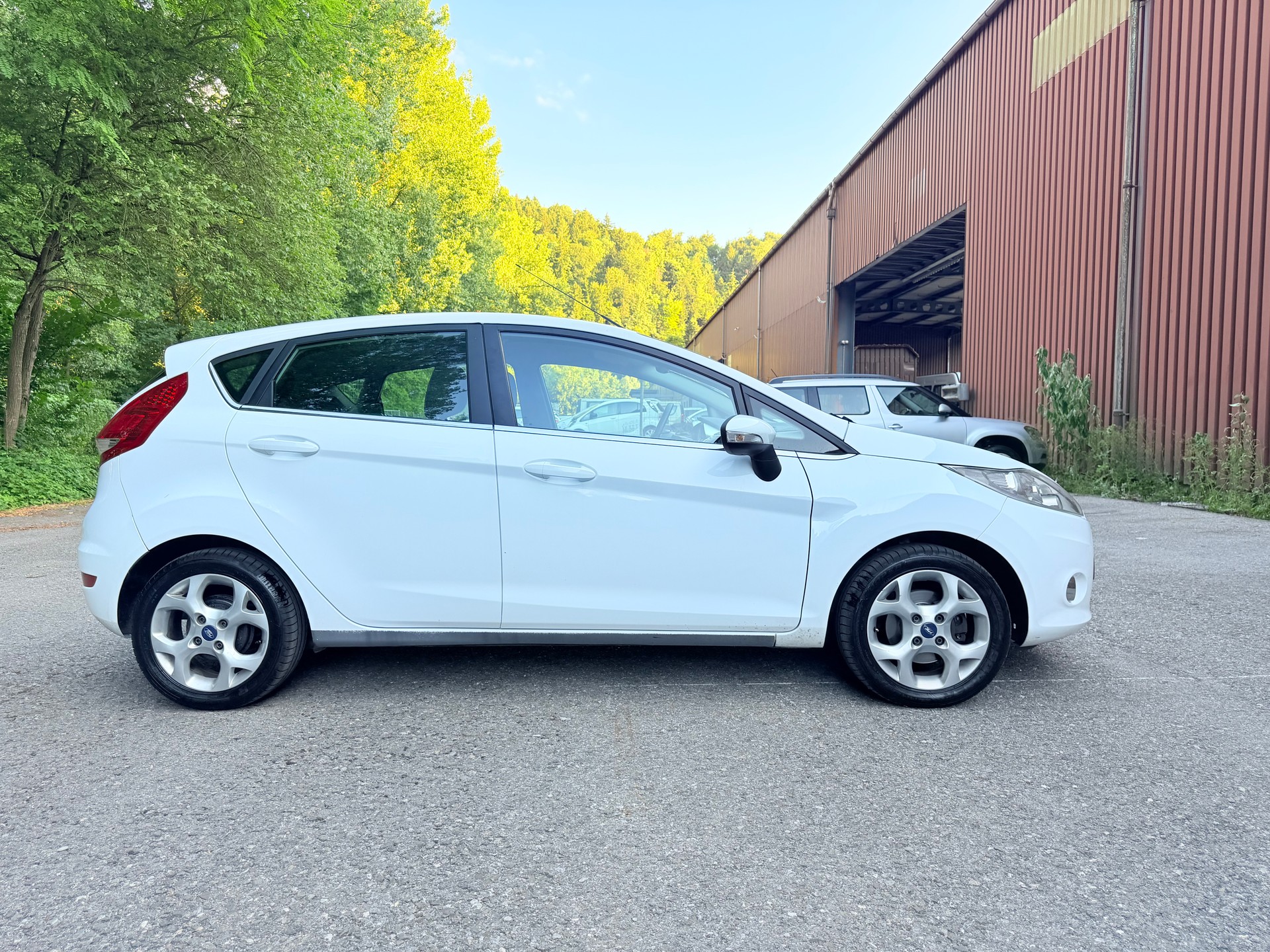 FORD Fiesta 1.4 16V Colourline-image-3
