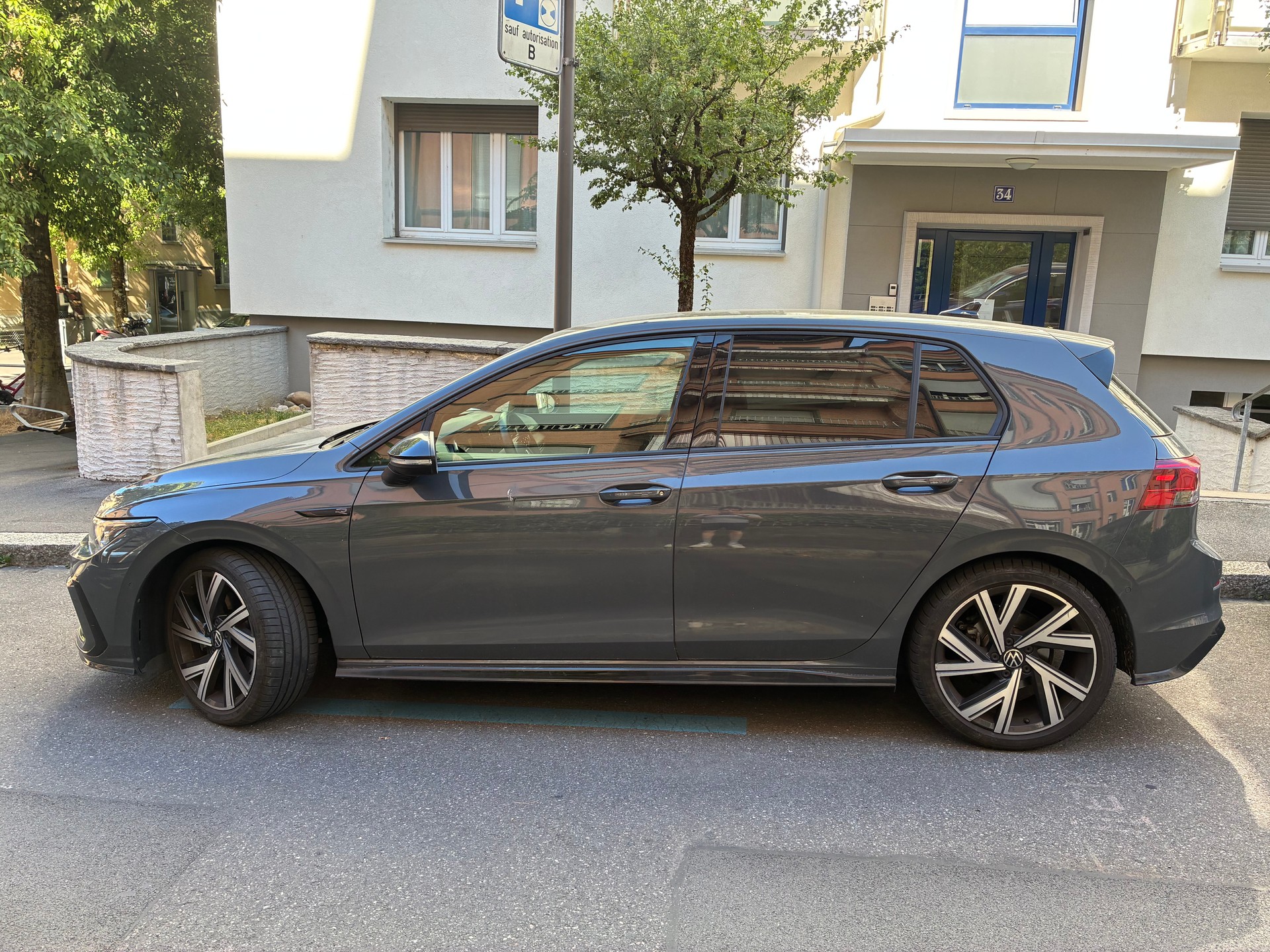 VW 2.0 TDI R-Line DSG 4motion-image-0