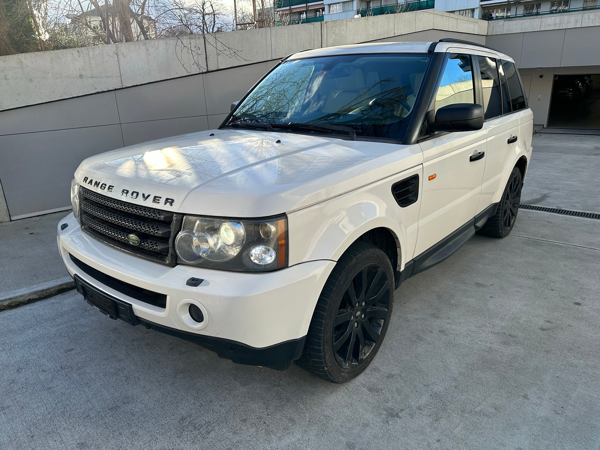 LAND ROVER 3.6 TDV8 HSE-image-0