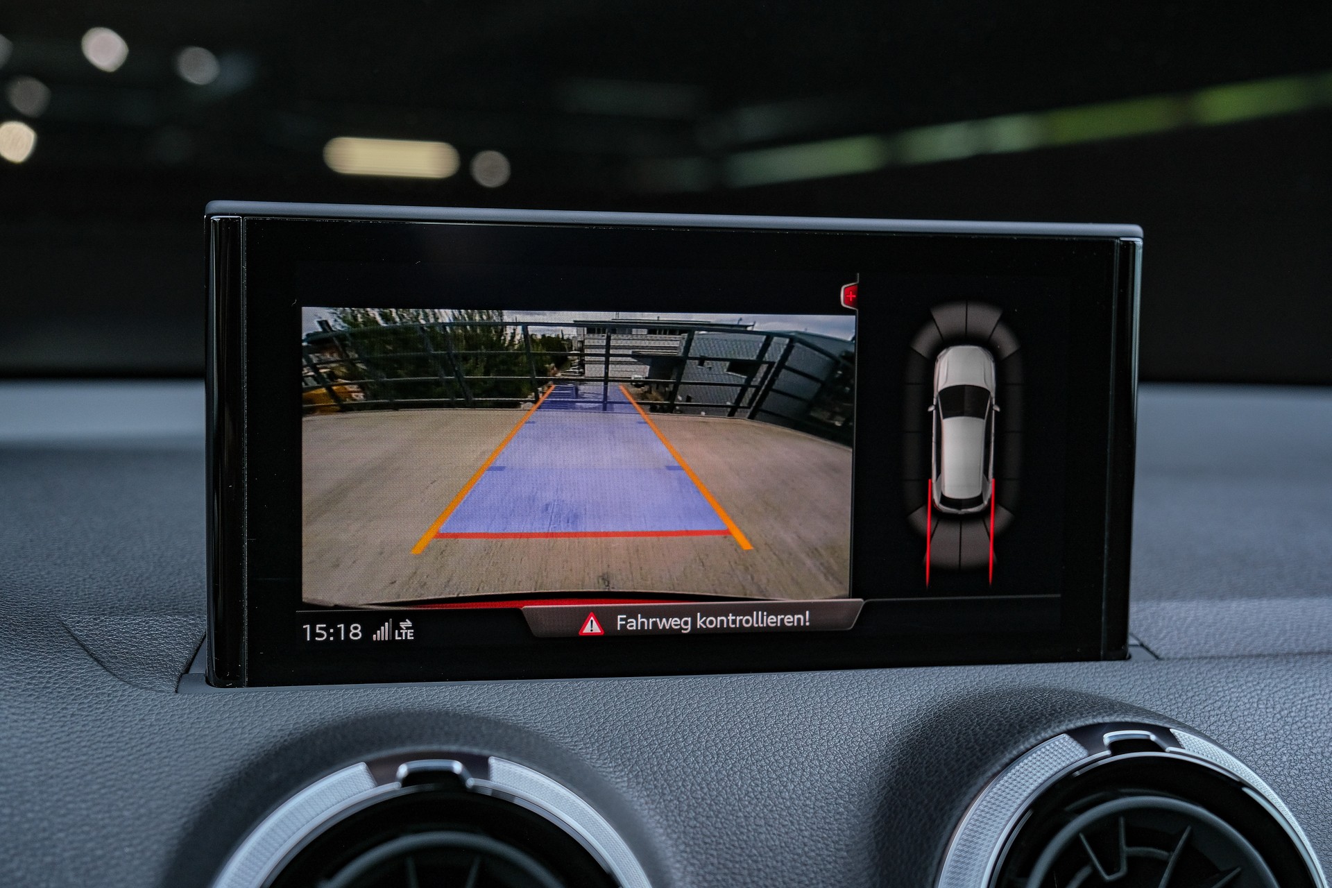 AUDI Q2 35 TFSI S line S-tronic-image-17