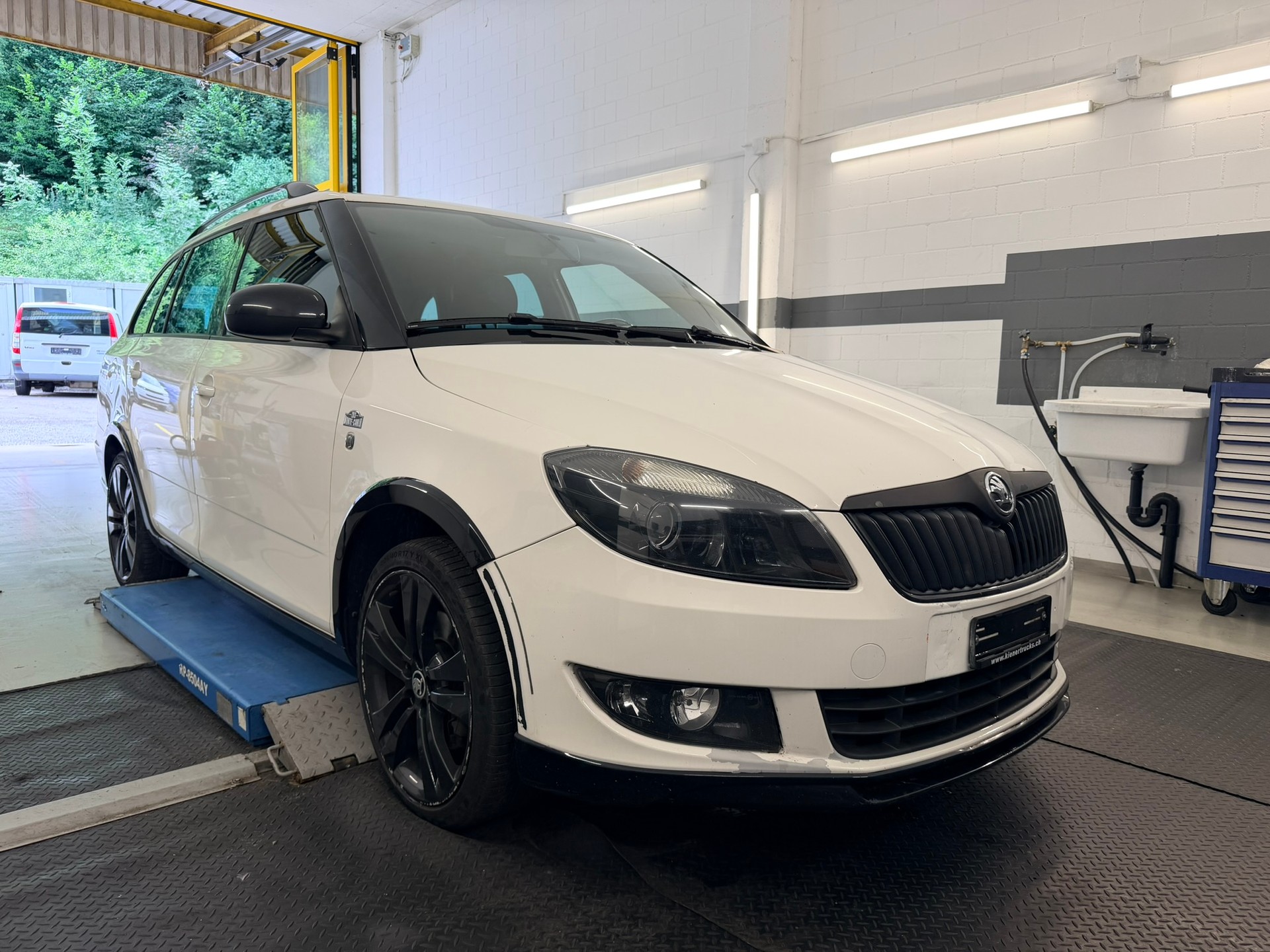 SKODA Fabia 1.2 TSI Elegance Monte Carlo-image-2