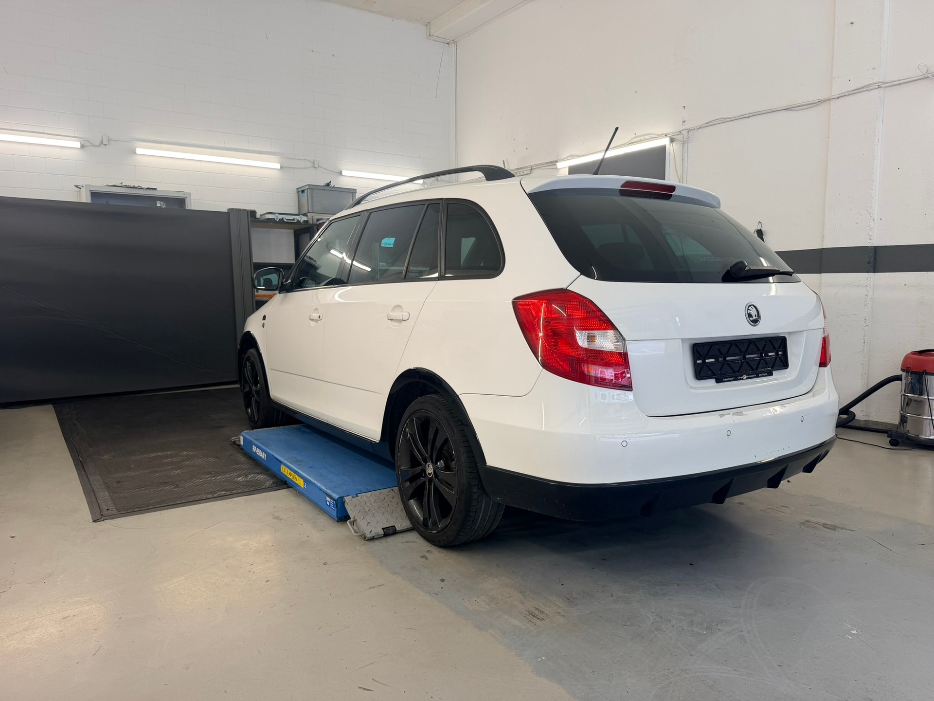 SKODA Fabia 1.2 TSI Elegance Monte Carlo-image-5