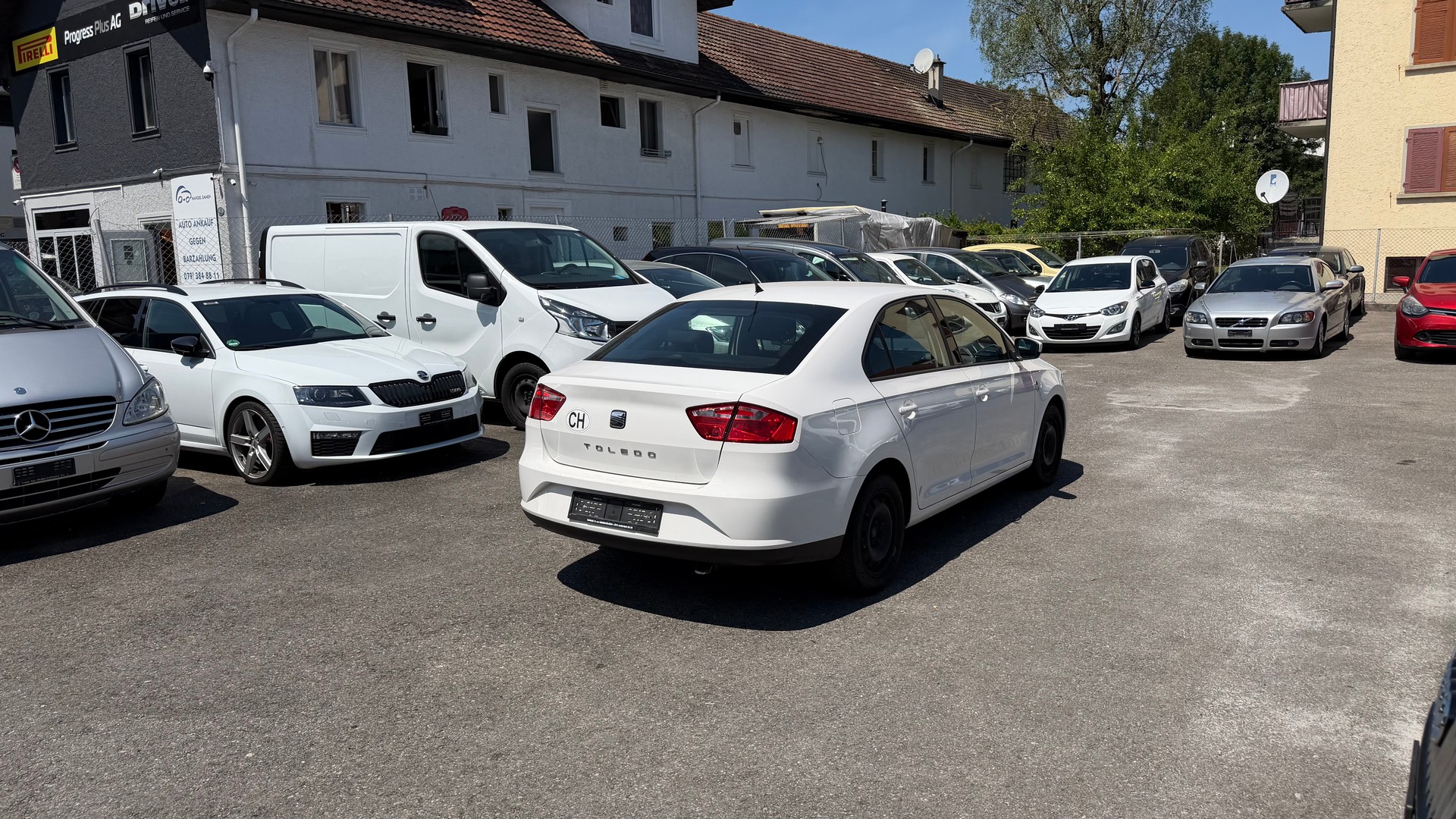 SEAT Toledo 1.2 TSI Reference-image-2