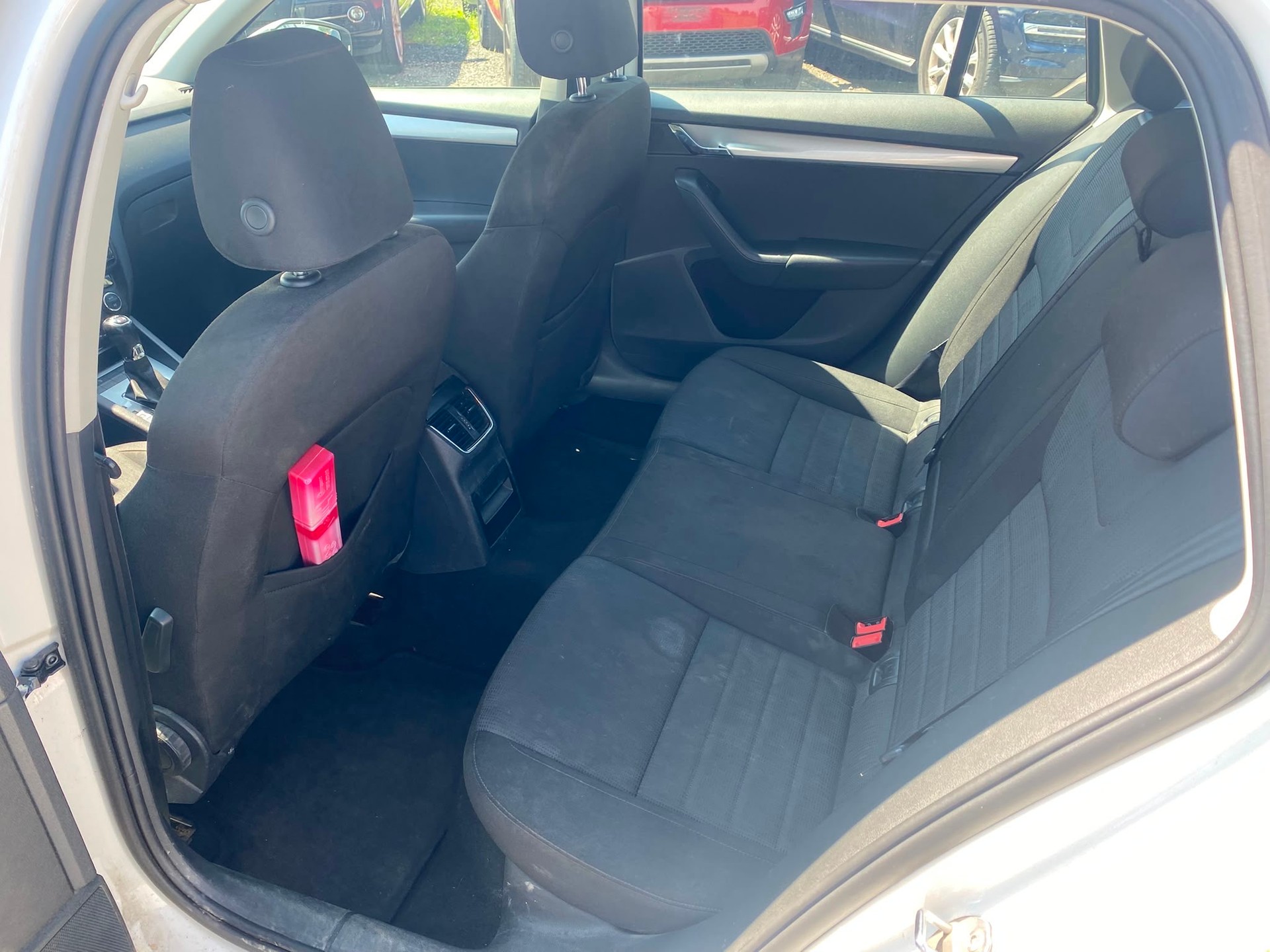 SKODA Octavia Combi 1.8 TSI Ambition 4x4 DSG-image-11