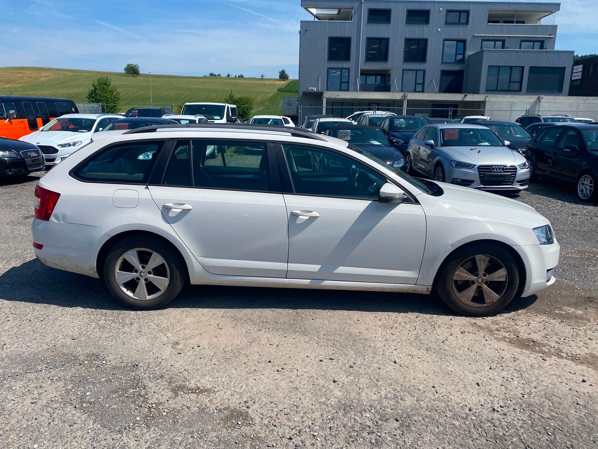 SKODA Octavia Combi 1.8 TSI Ambition 4x4 DSG-image-4
