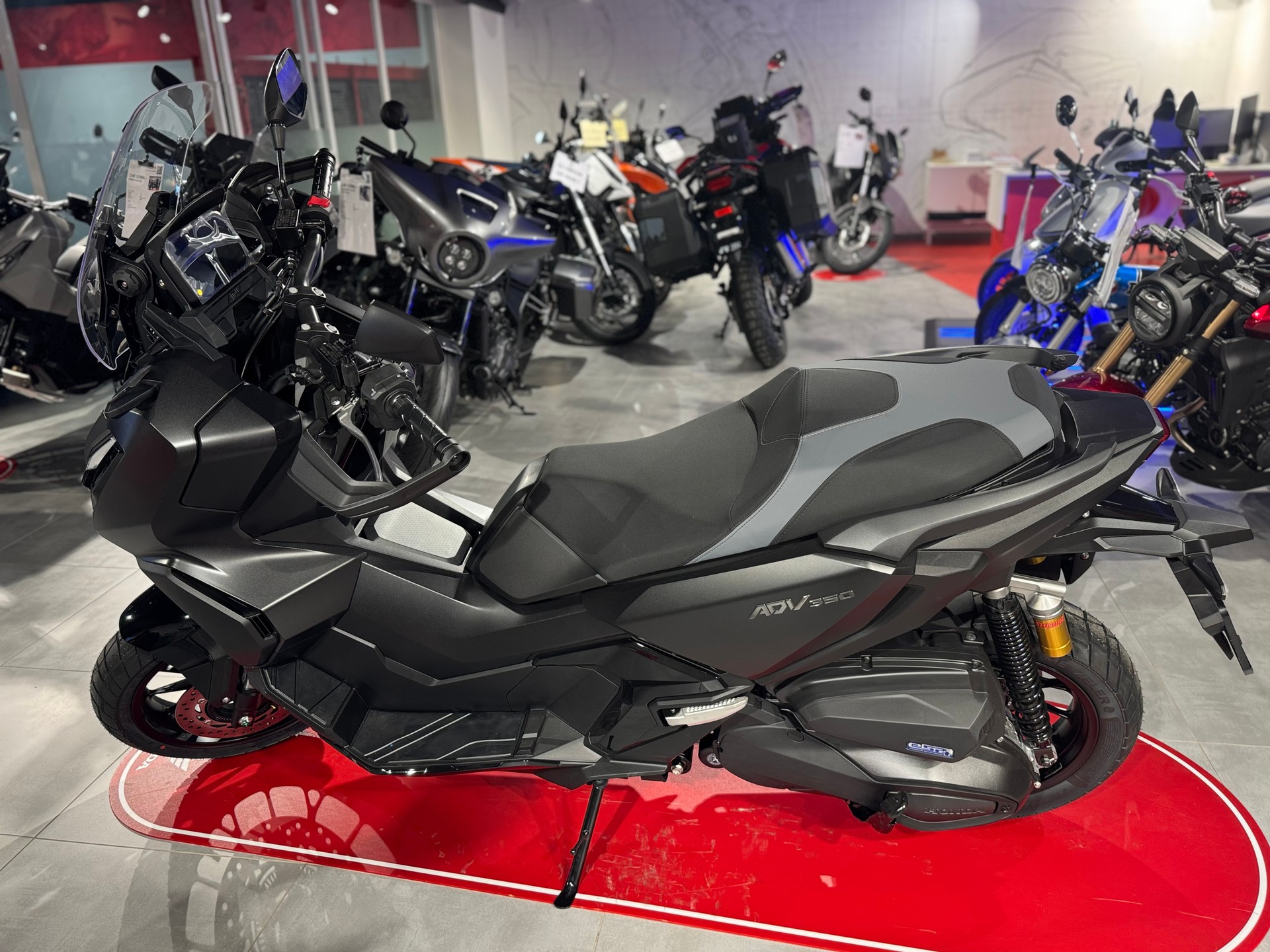 HONDA ADV 350-image-4