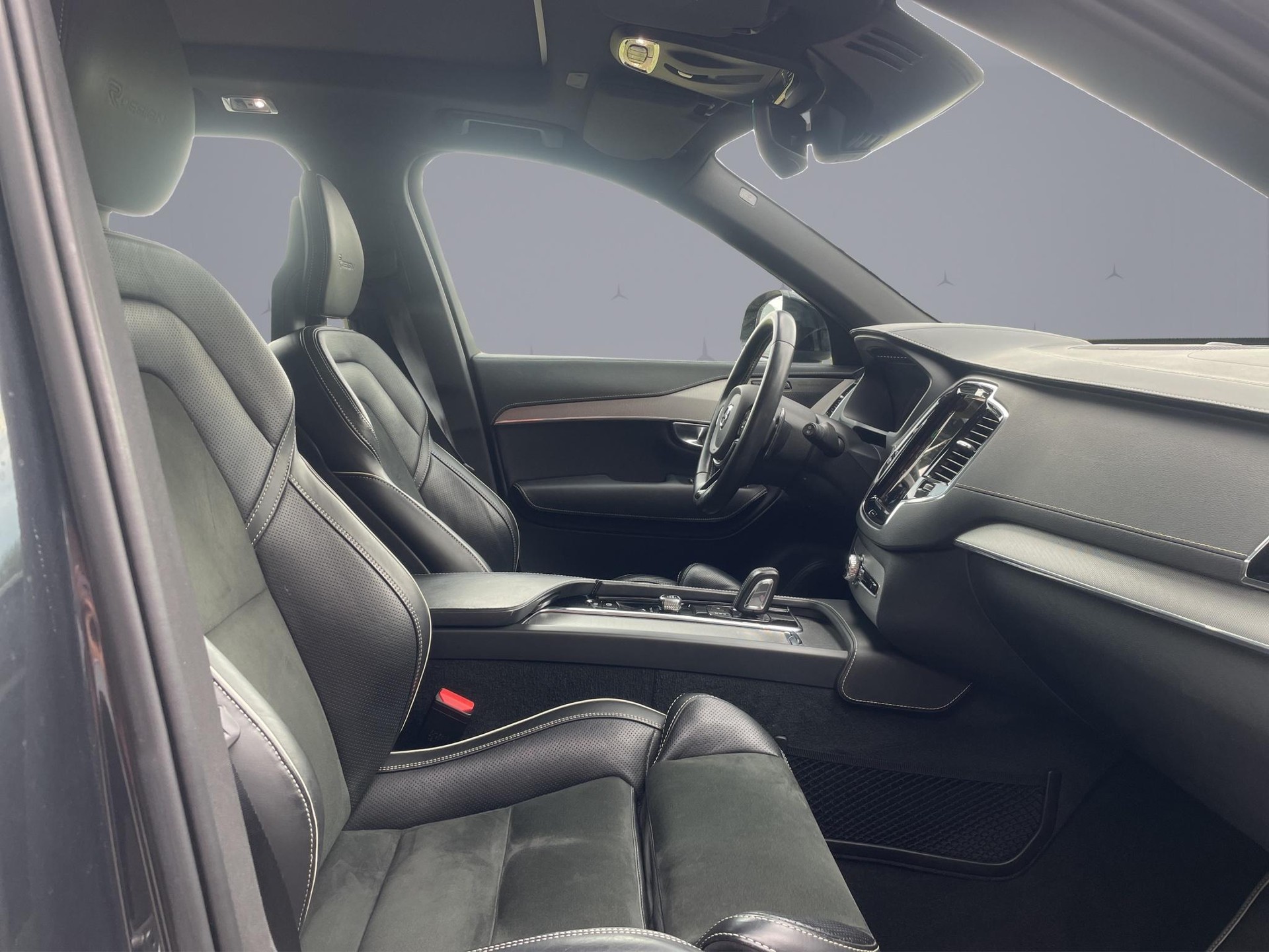 VOLVO XC90 2.0 B5 MH R-Design 7P. AWD-image-17