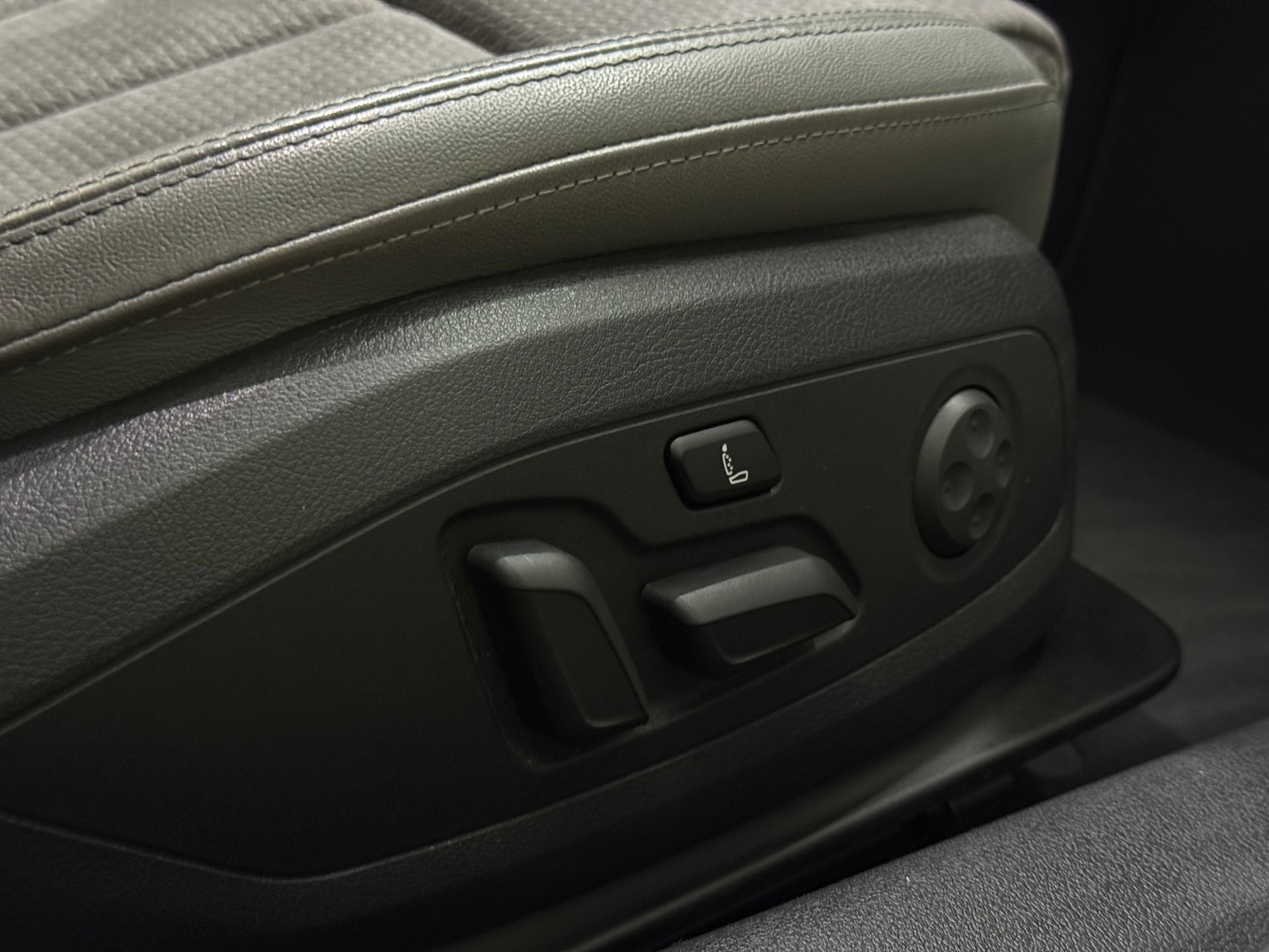 AUDI S4 Avant 3.0 TDI quattro tiptronic-image-15