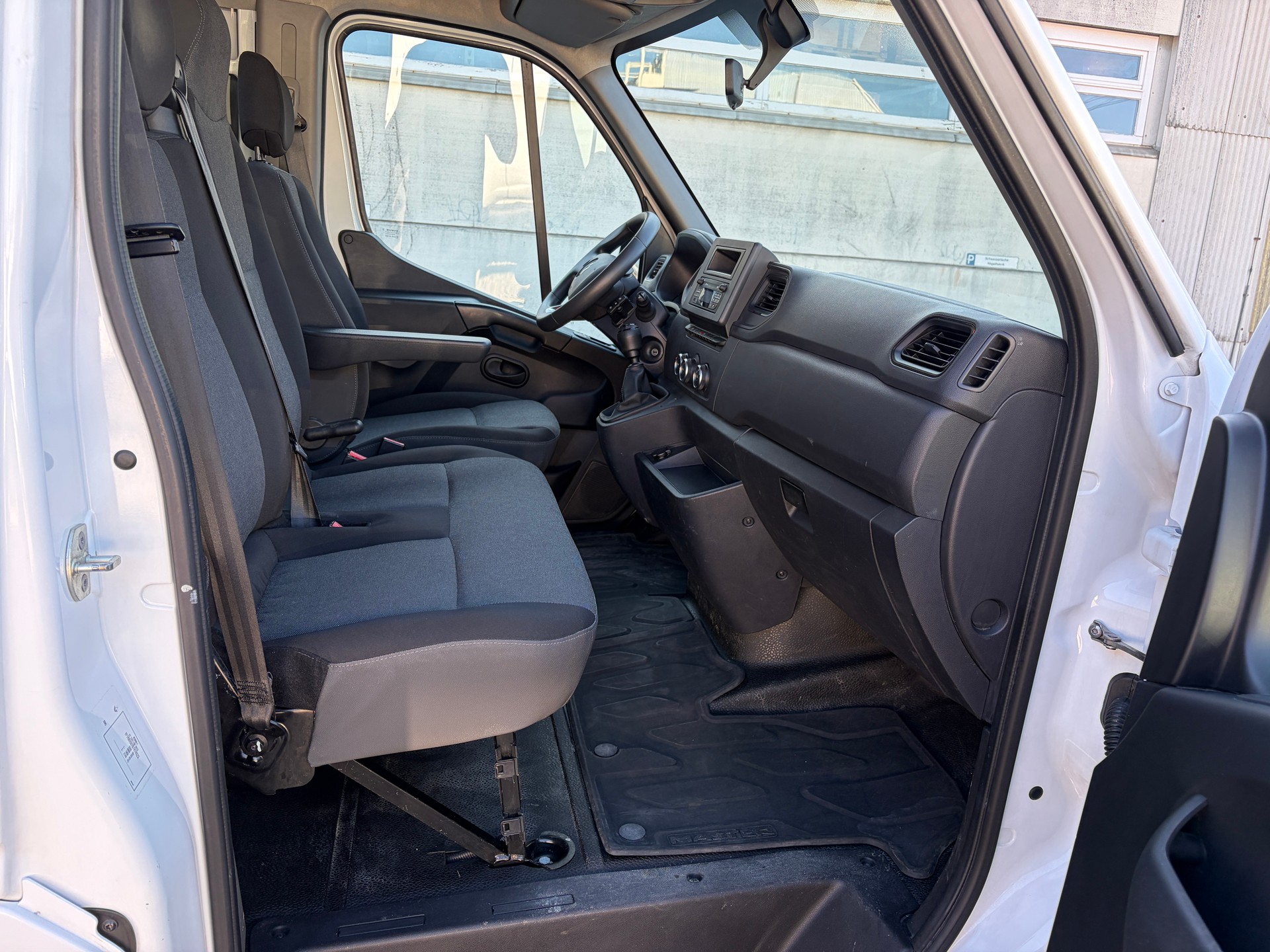 RENAULT Master T35 dCi150 L2-image-8