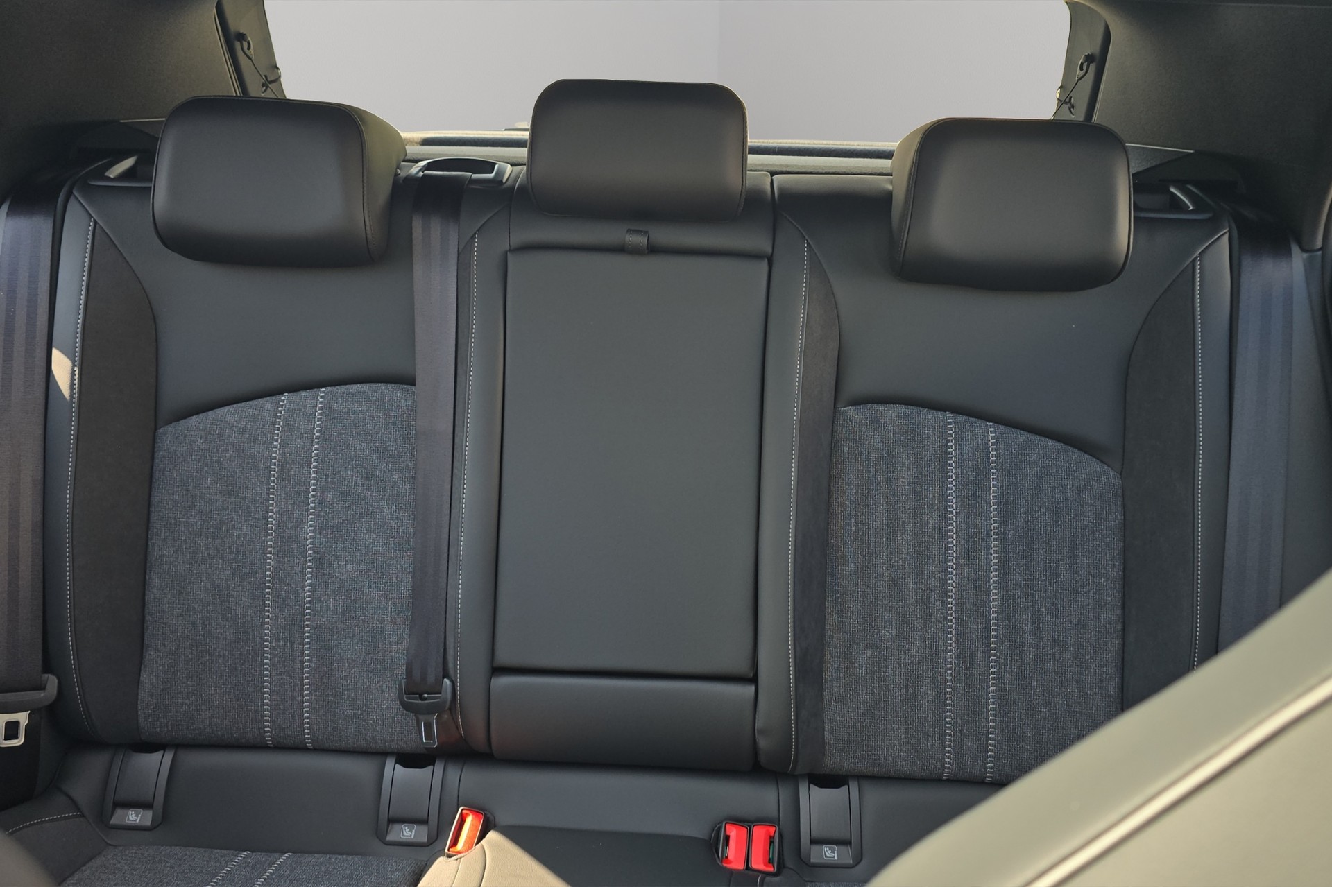 VW ID.3 Neo 79 kWh 231 PS Style-image-5