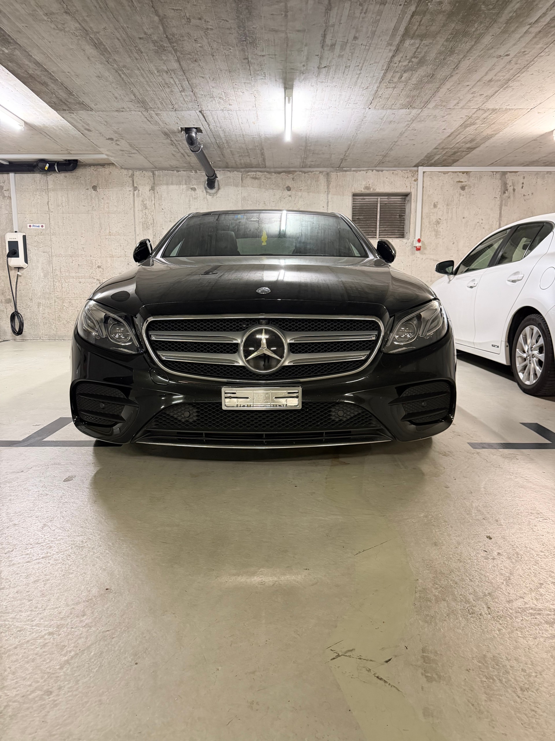 MERCEDES-BENZ E 200 AMG BlueTec-image-2