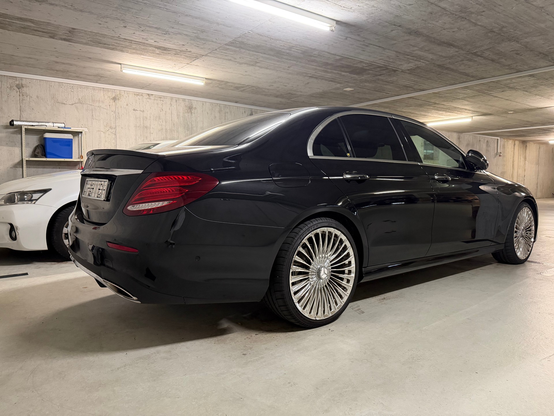MERCEDES-BENZ E 200 AMG BlueTec-image-4