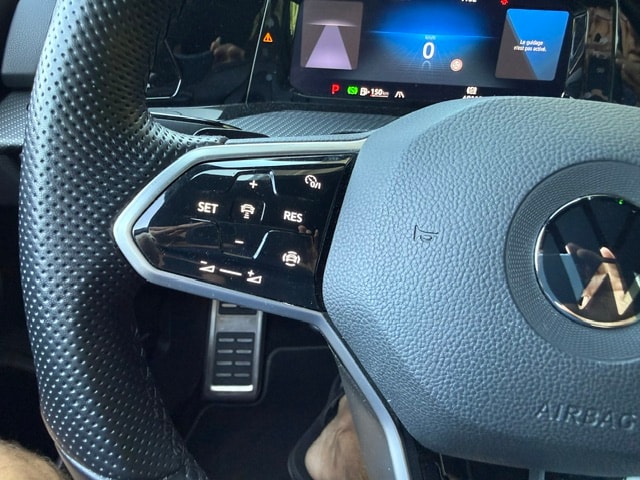 VW Golf 2.0 TSI R-Line DSG-image-13