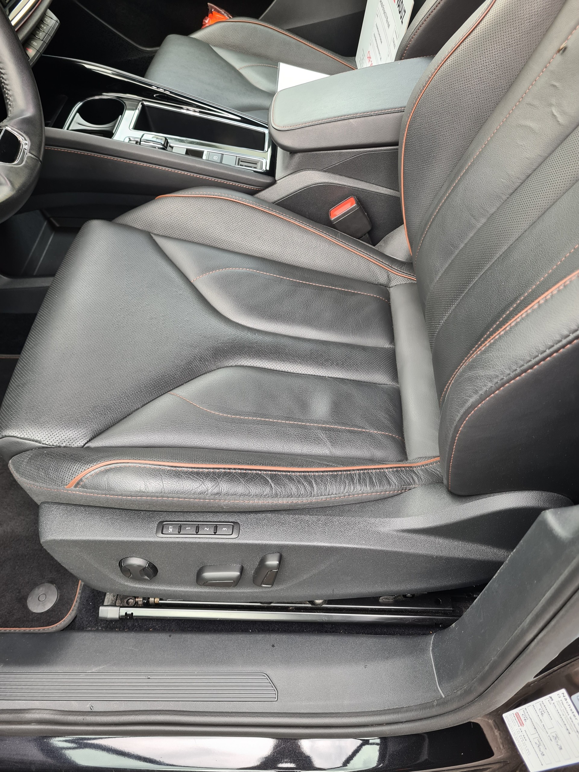 SKODA Enyaq iV 80x-image-4