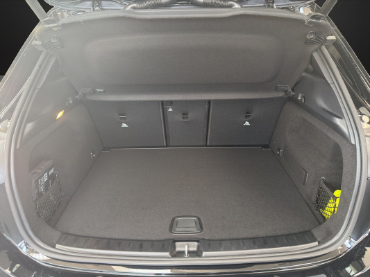 MERCEDES-BENZ GLA 250 4Matic Swiss Star-image-12