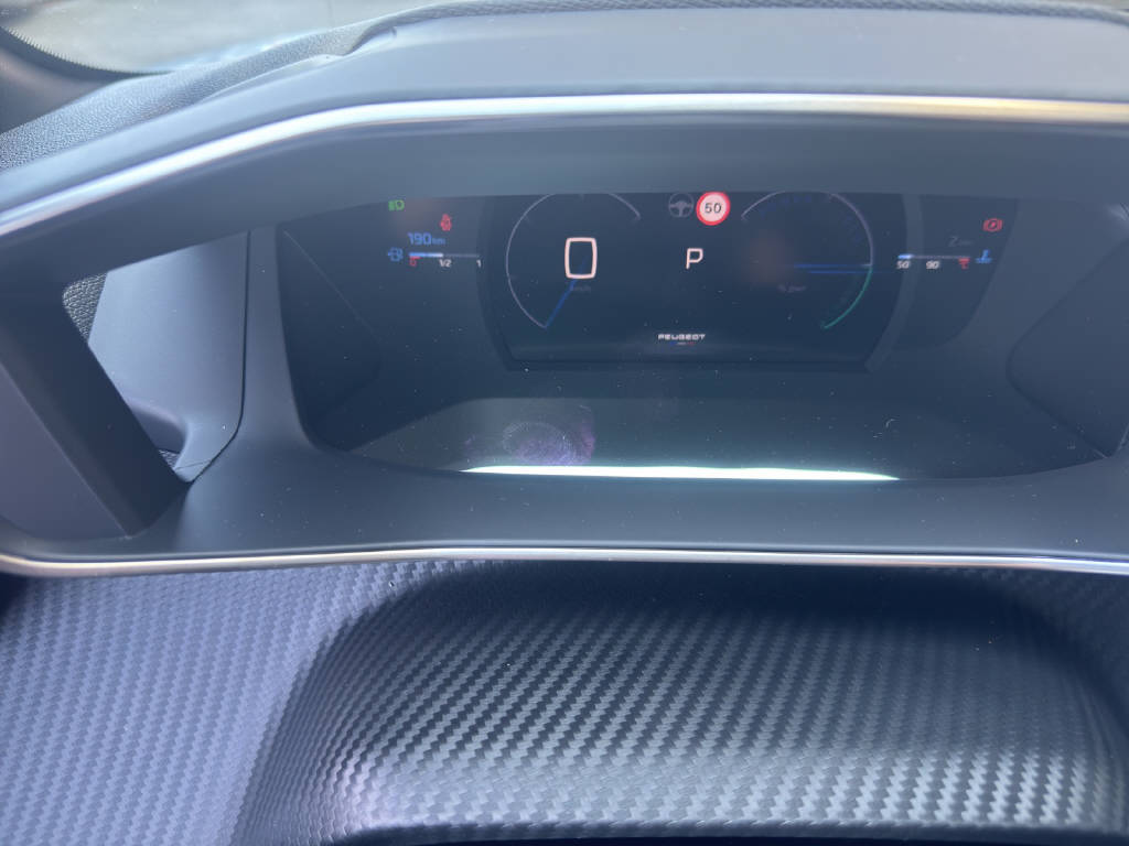 PEUGEOT 208 1.2 Hybrid 145 GT Exclusive-image-5