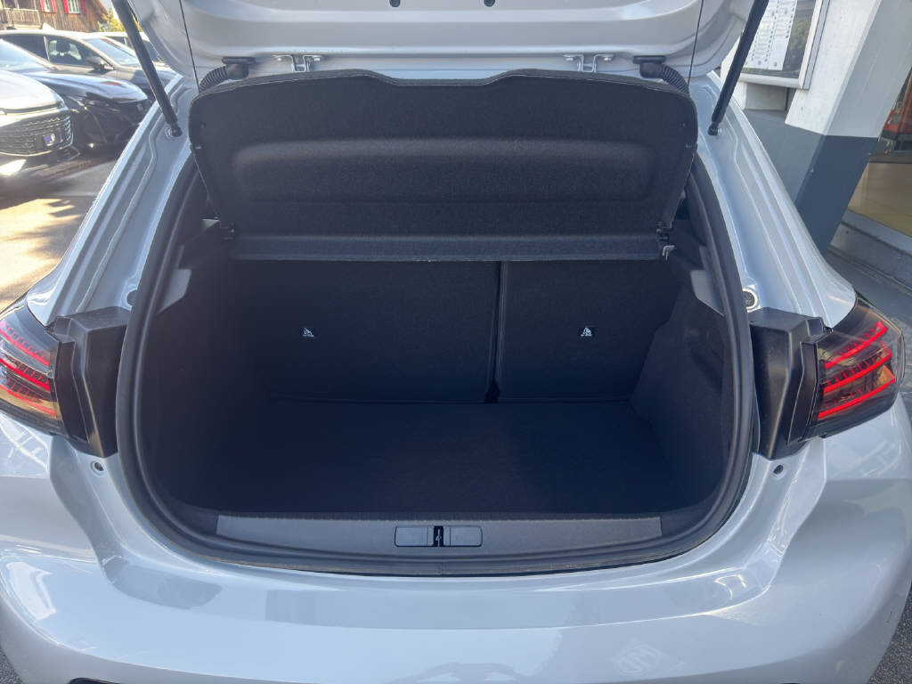 PEUGEOT 208 1.2 Hybrid 145 GT Exclusive-image-8