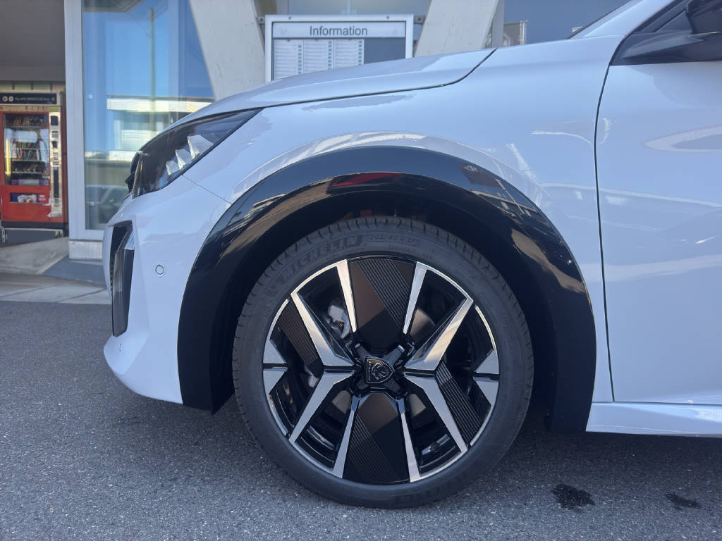 PEUGEOT 208 1.2 Hybrid 145 GT Exclusive-image-9