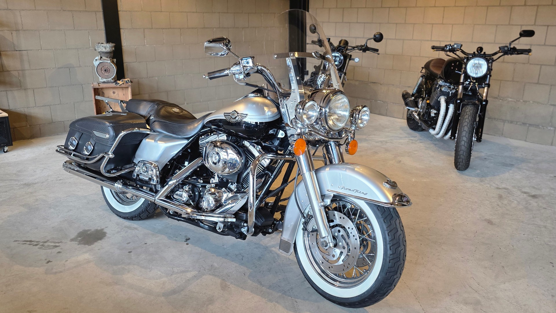 HARLEY-DAVIDSON FLHRCI Road King Classic