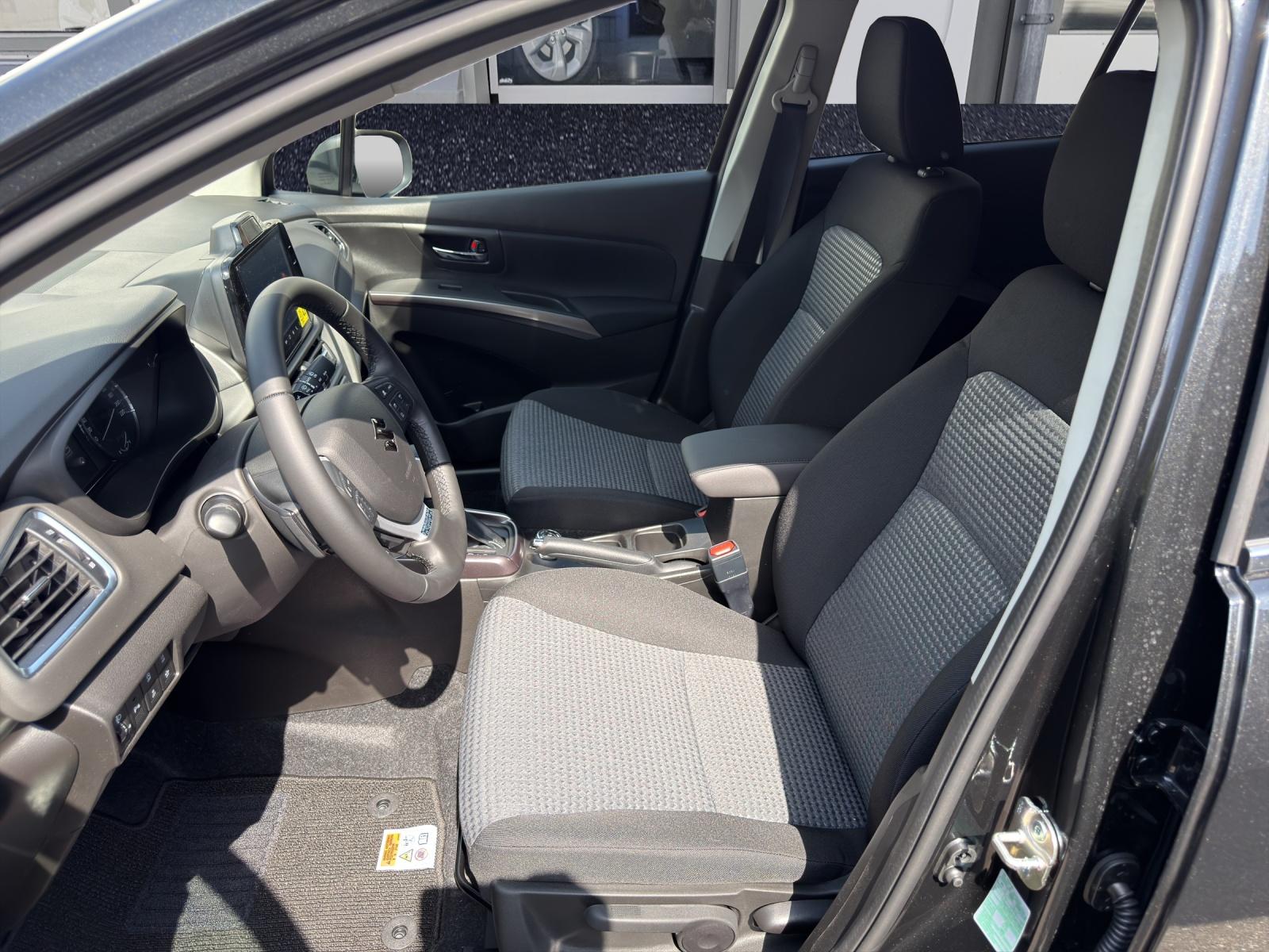 SUZUKI S-Cross 1.4 T Piz Sulai Hybrid 4x4-image-9
