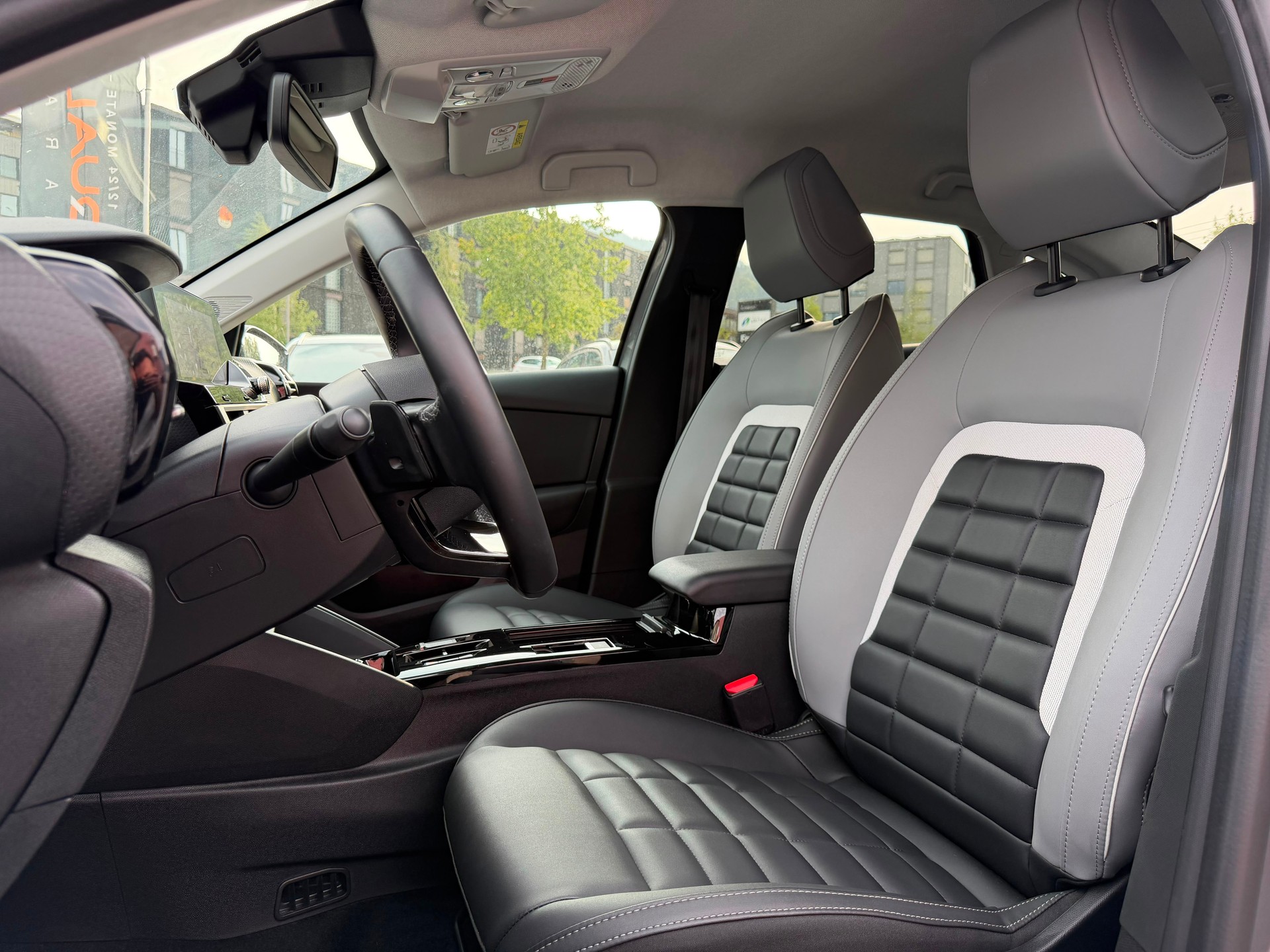 CITROEN C4 X HEV Max e-DCS6-image-9
