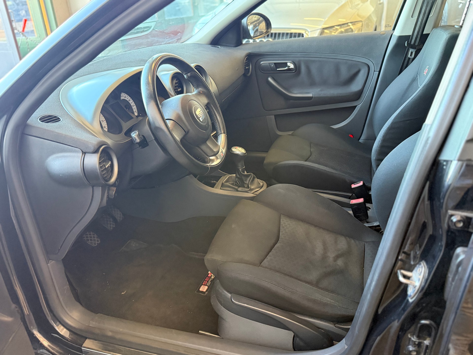 SEAT Ibiza 1.8 20V Turbo FR-image-6