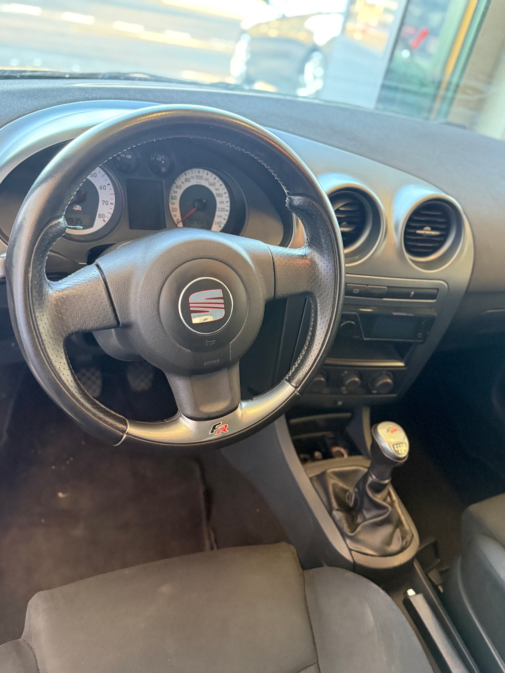 SEAT Ibiza 1.8 20V Turbo FR-image-10