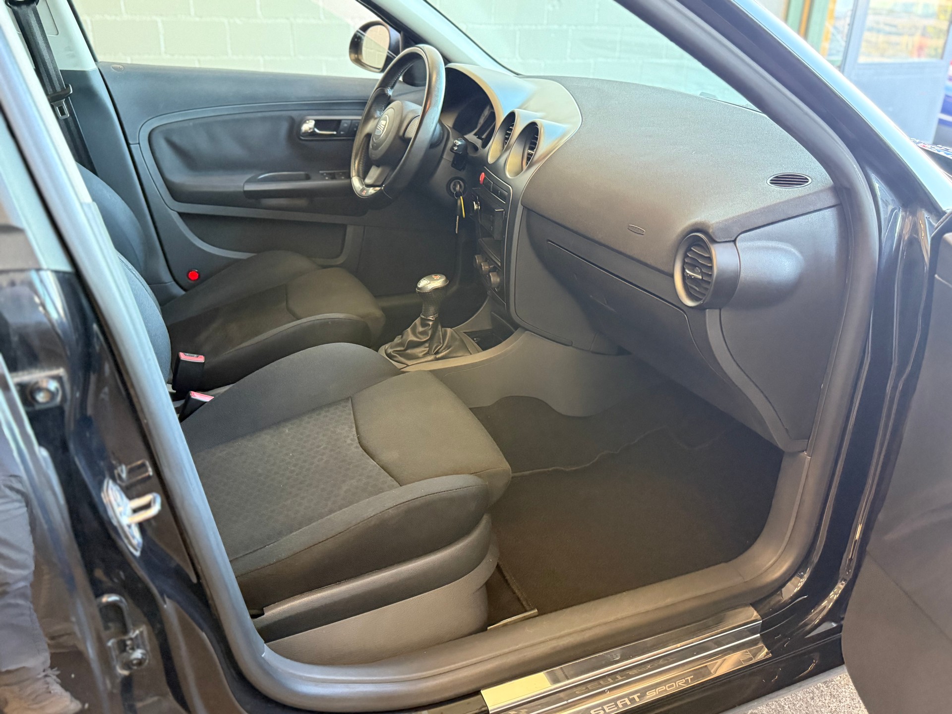 SEAT Ibiza 1.8 20V Turbo FR-image-7