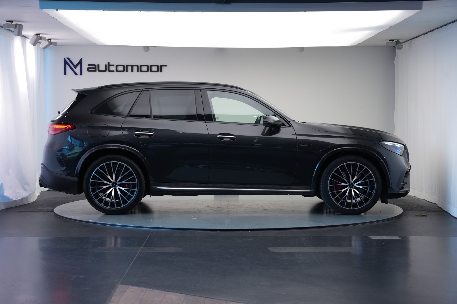 MERCEDES-BENZ GLC 43 AMG Executive Edition 4Matic 9G-Tronic *AHK* *Panorama*-showroom-element-3