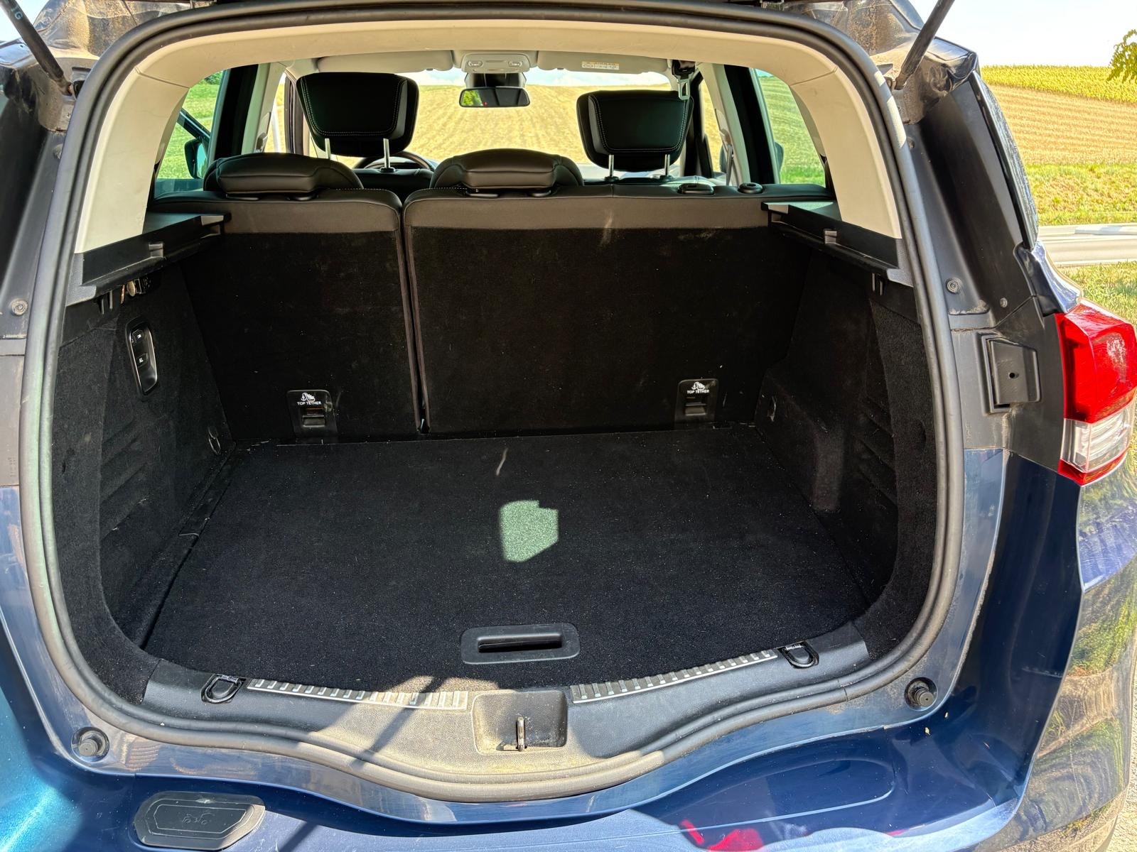 RENAULT Scénic 1.3 16V Turbo Initiale Paris EDC-image-9