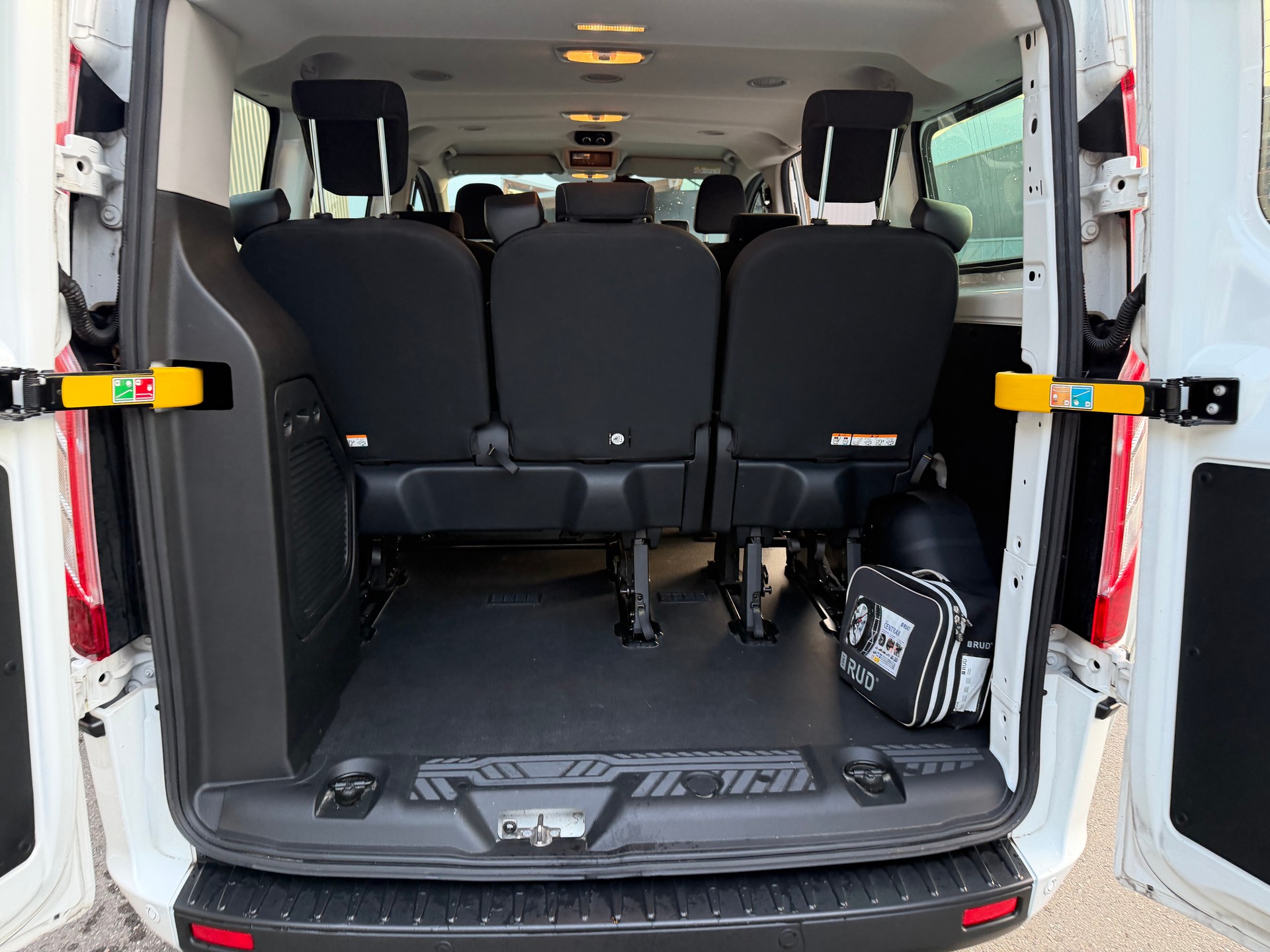 FORD Transit Custom 320 L1H1 Trend —-9 PLACES-image-9
