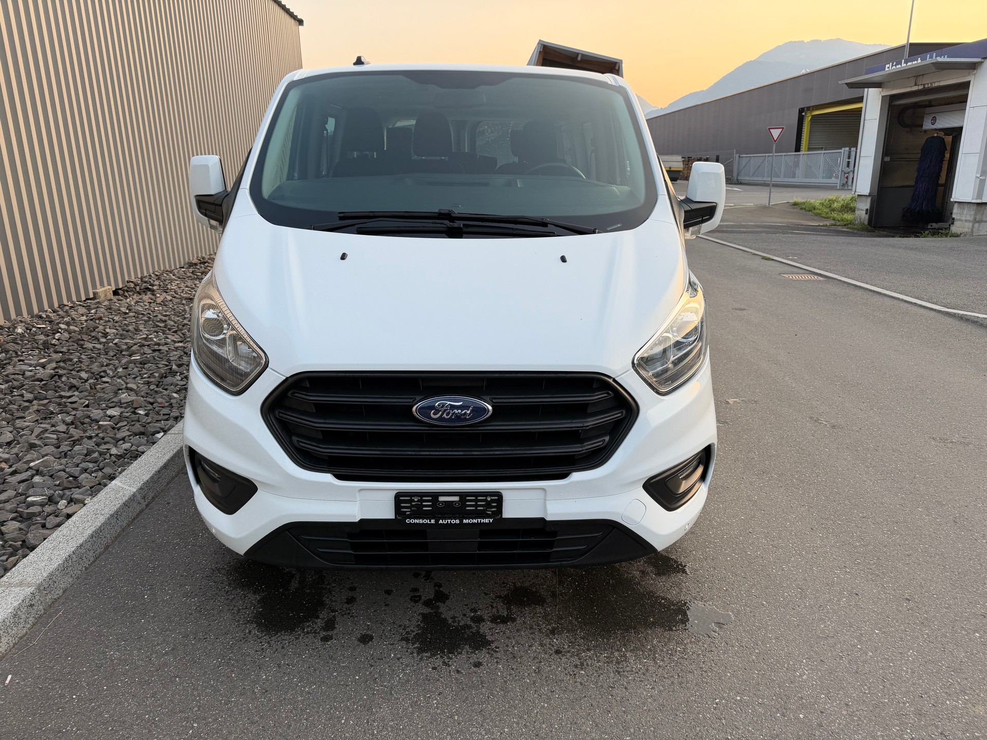 FORD Transit Custom 320 L1H1 Trend —-9 PLACES-image-2