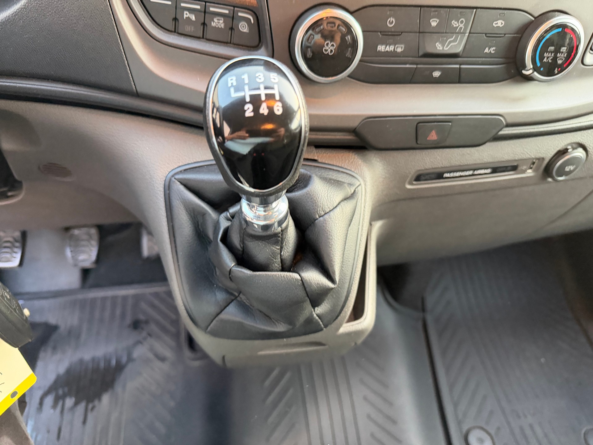 FORD Transit Custom 320 L1H1 Trend —-9 PLACES-image-30