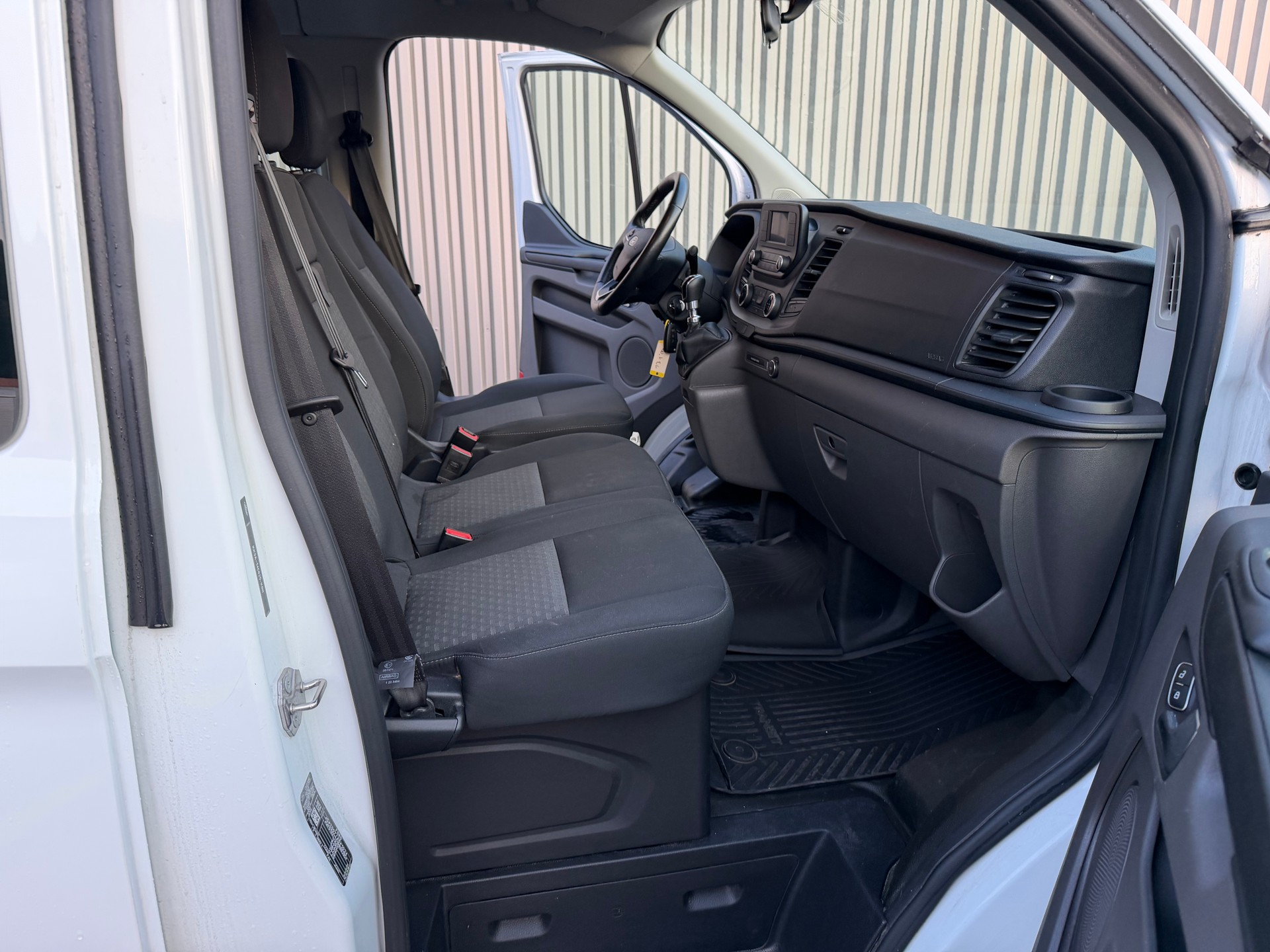 FORD Transit Custom 320 L1H1 Trend —-9 PLACES-image-16