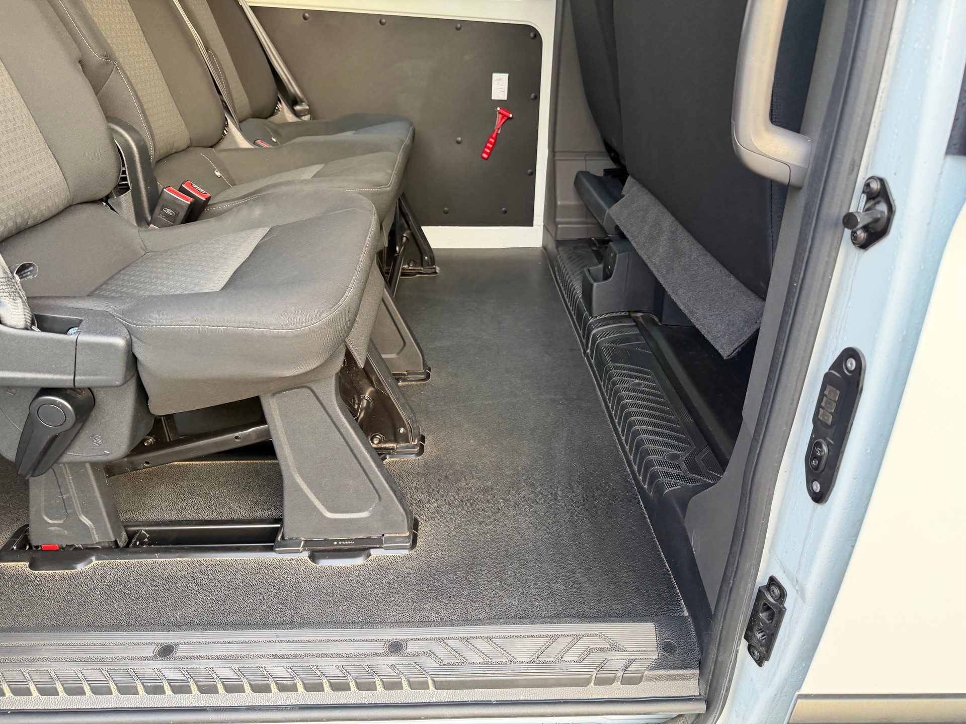 FORD Transit Custom 320 L1H1 Trend —-9 PLACES-image-7