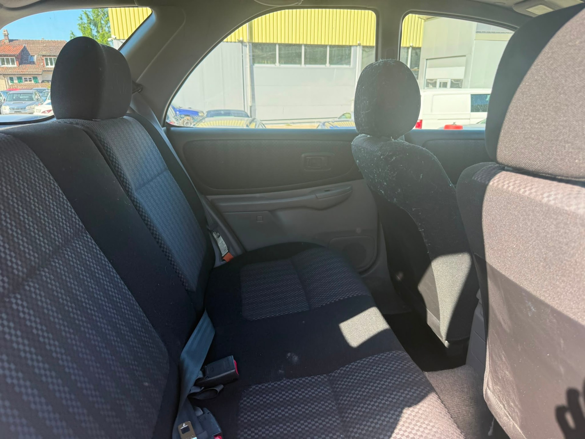SUBARU Impreza 2.0 A-image-11