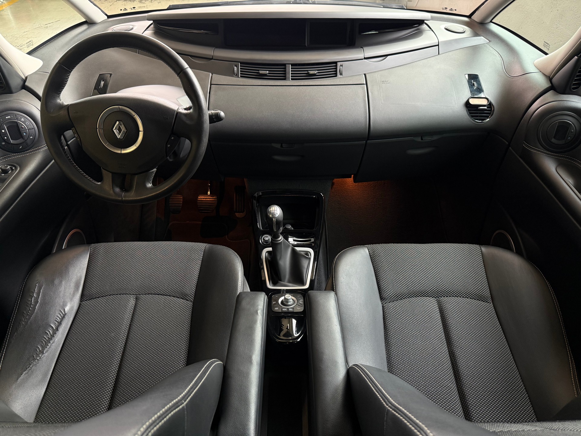 RENAULT Grand Espace 2.0 Turbo Dynamique-image-13